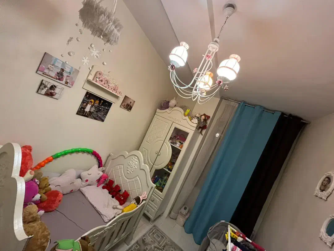 تخت خواب و کمد بچه با یک گهواره موزیکال نوزاد|تخت و صندلی بچه|کرج, فاز ۴ مهرشهر|دیوار