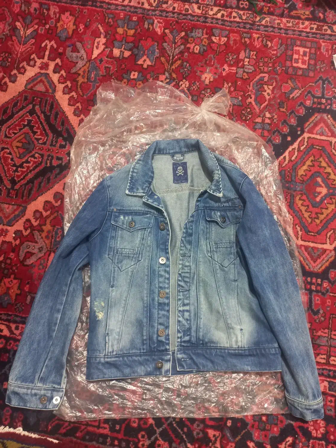 کت لی و پیراهن|لباس|تبریز, |دیوار