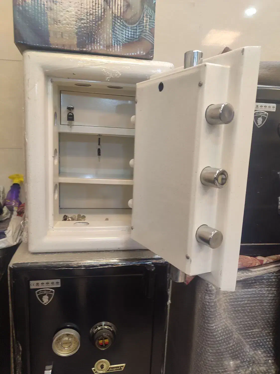 گاوصندوق ضد برش گاو صندوق ایمن|ابزارآلات|کارون, |دیوار