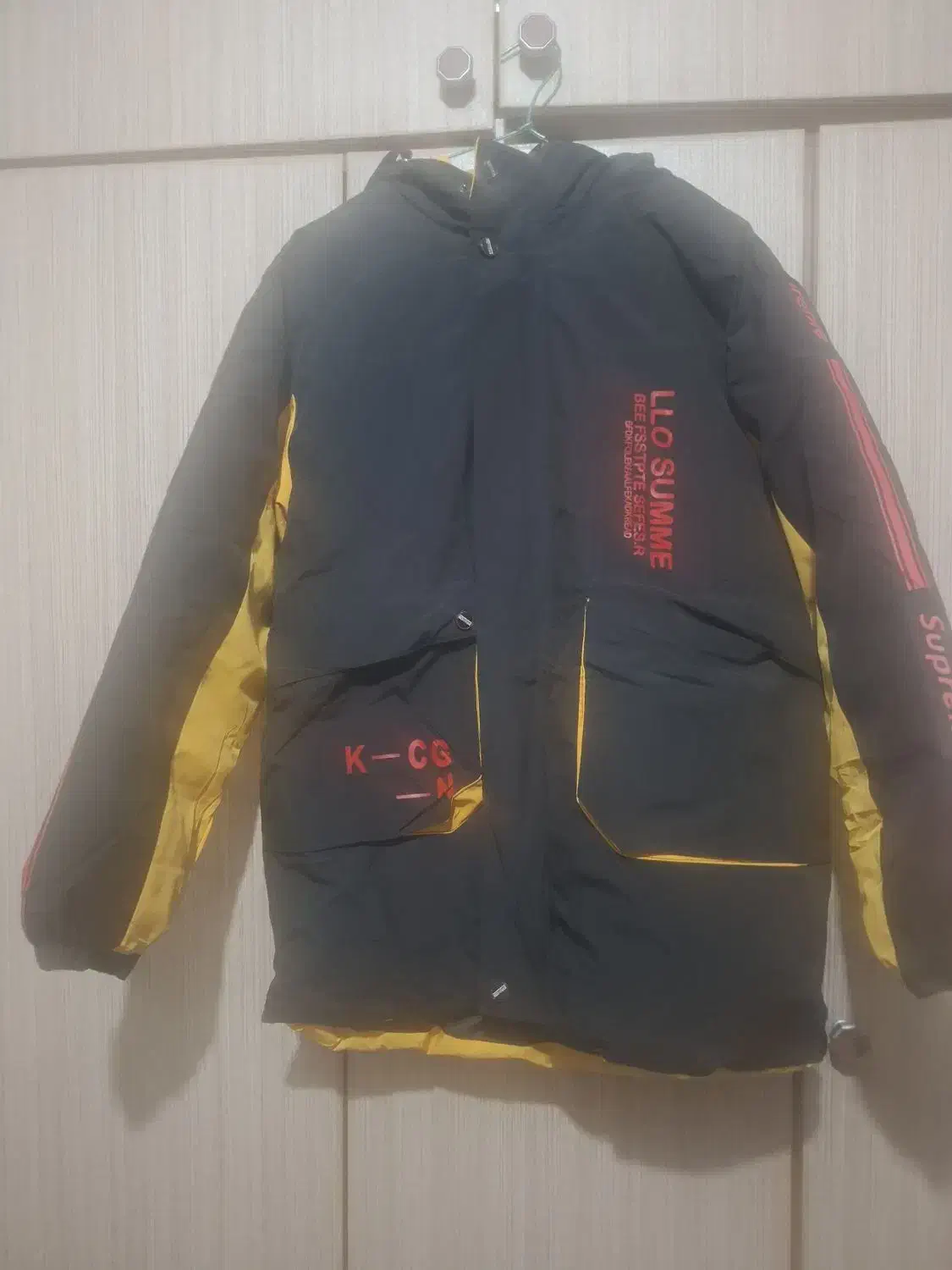 کاپشن پسرانه|لباس|نیشابور, بزرگمهر|دیوار