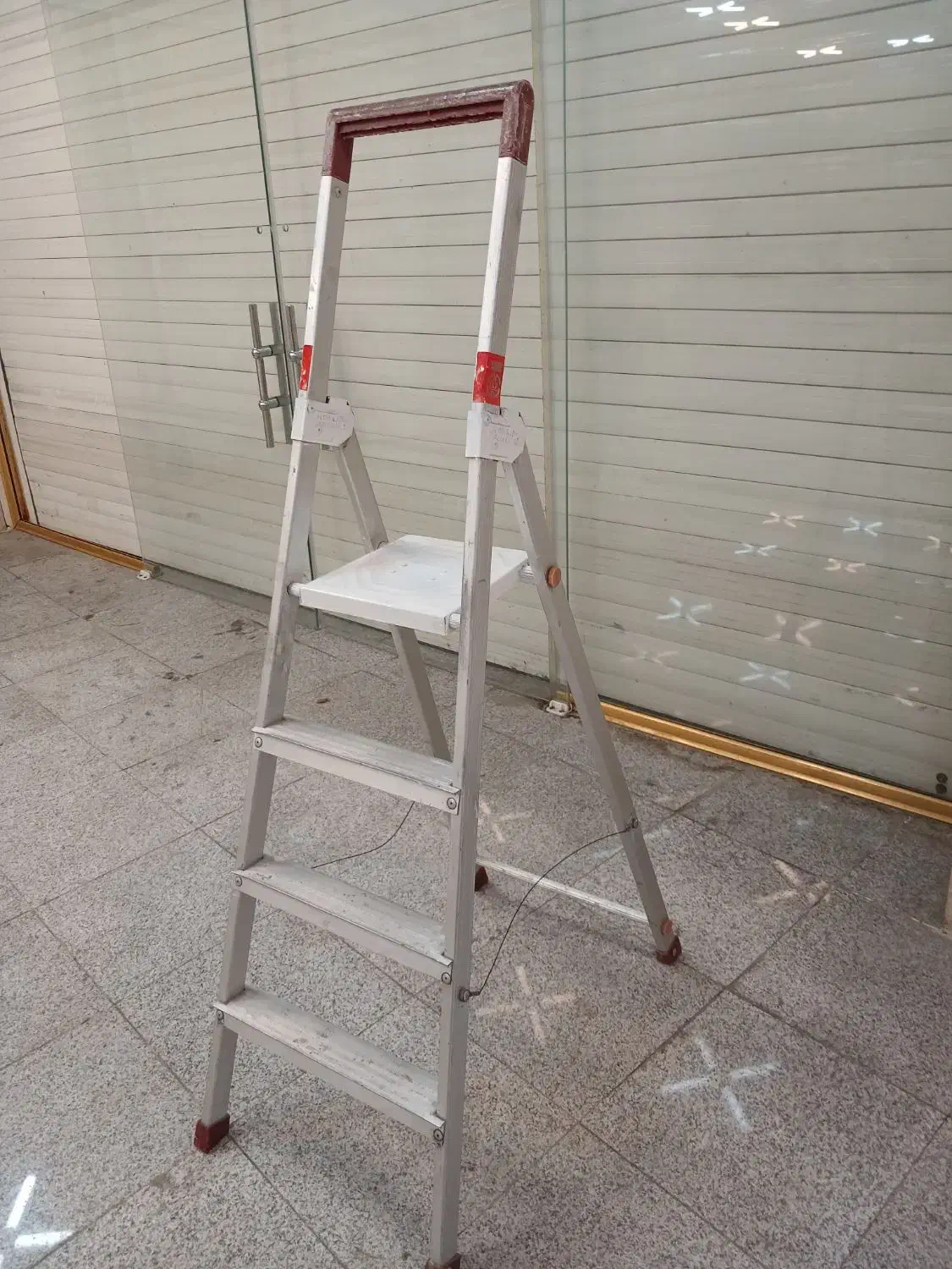 نردبان|ابزارآلات|رشت, پل تالشان|دیوار