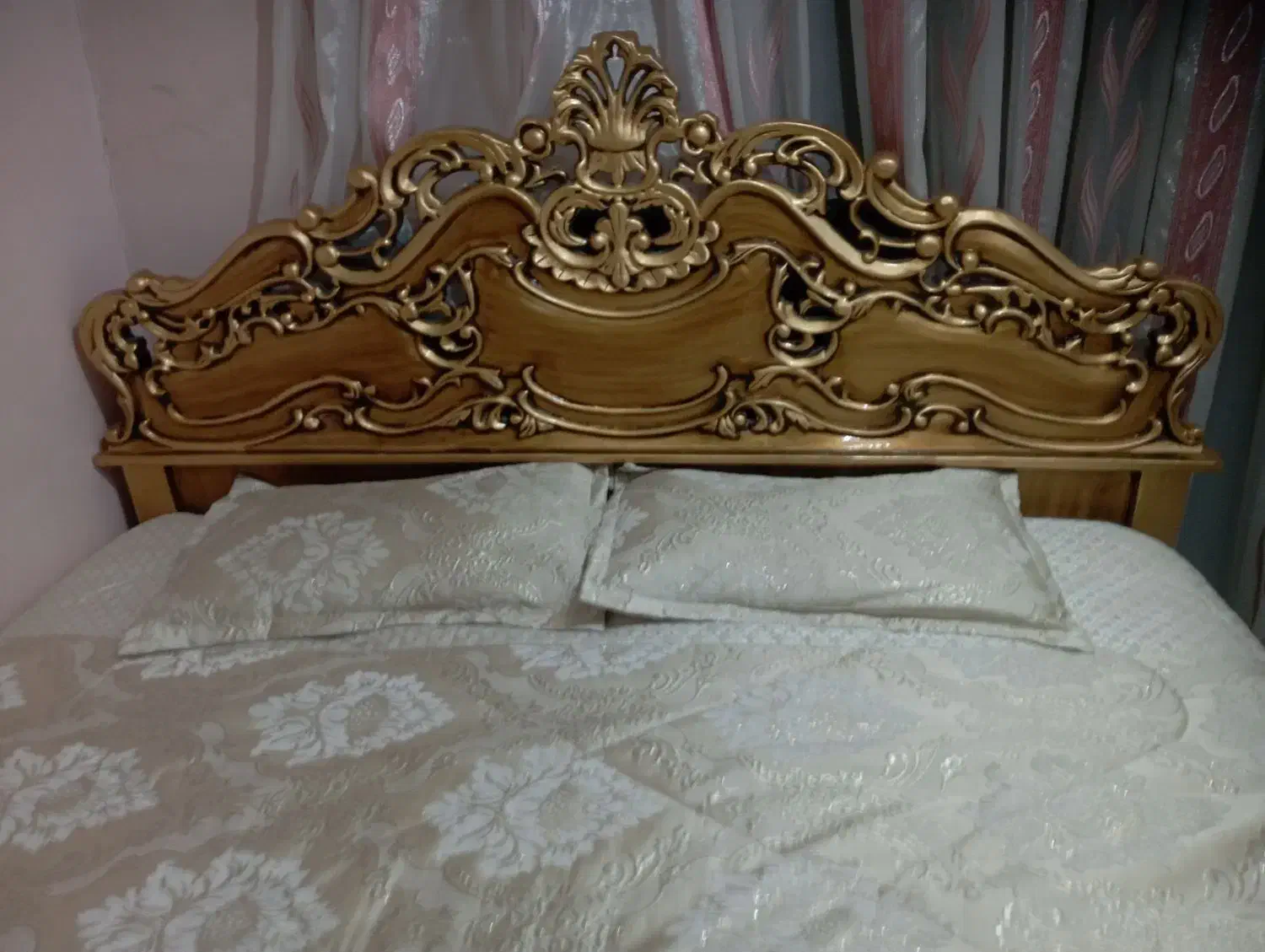 تخت دونفره تمام چوب کارشده در حد نو|تخت و سرویس خواب|ری, حمزهآباد|دیوار