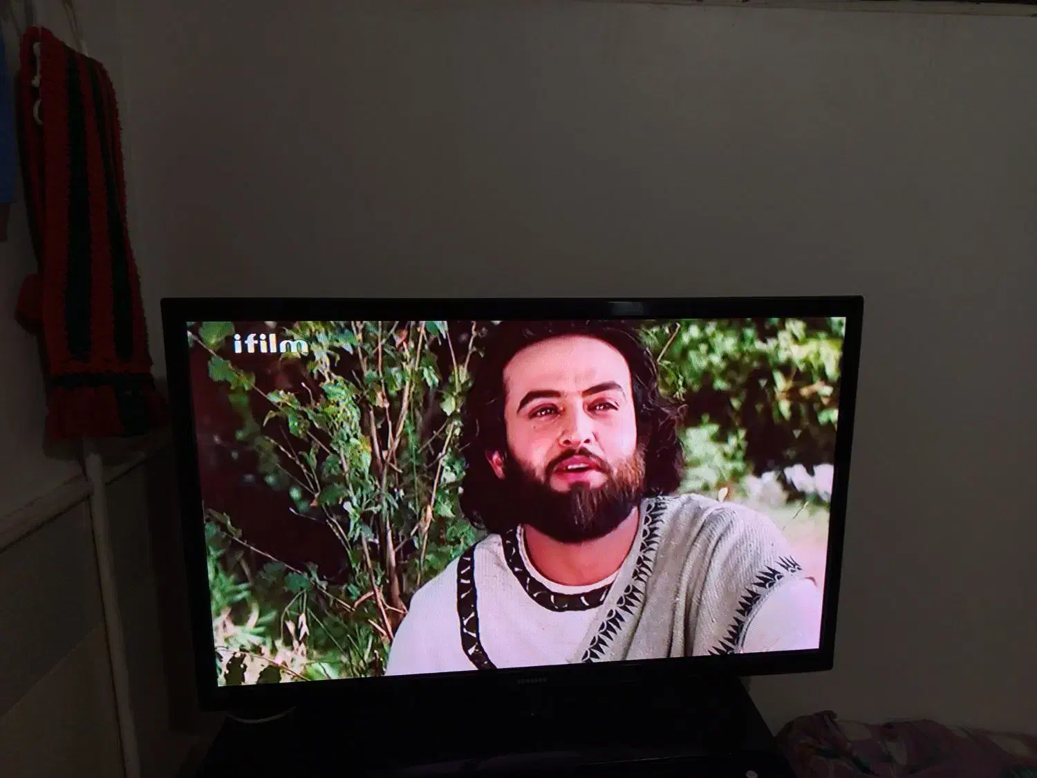 سلام تلویزیون 43اینج خیلی تمیز|تلویزیون و پروژکتور|قم, قلعه کامکار|دیوار