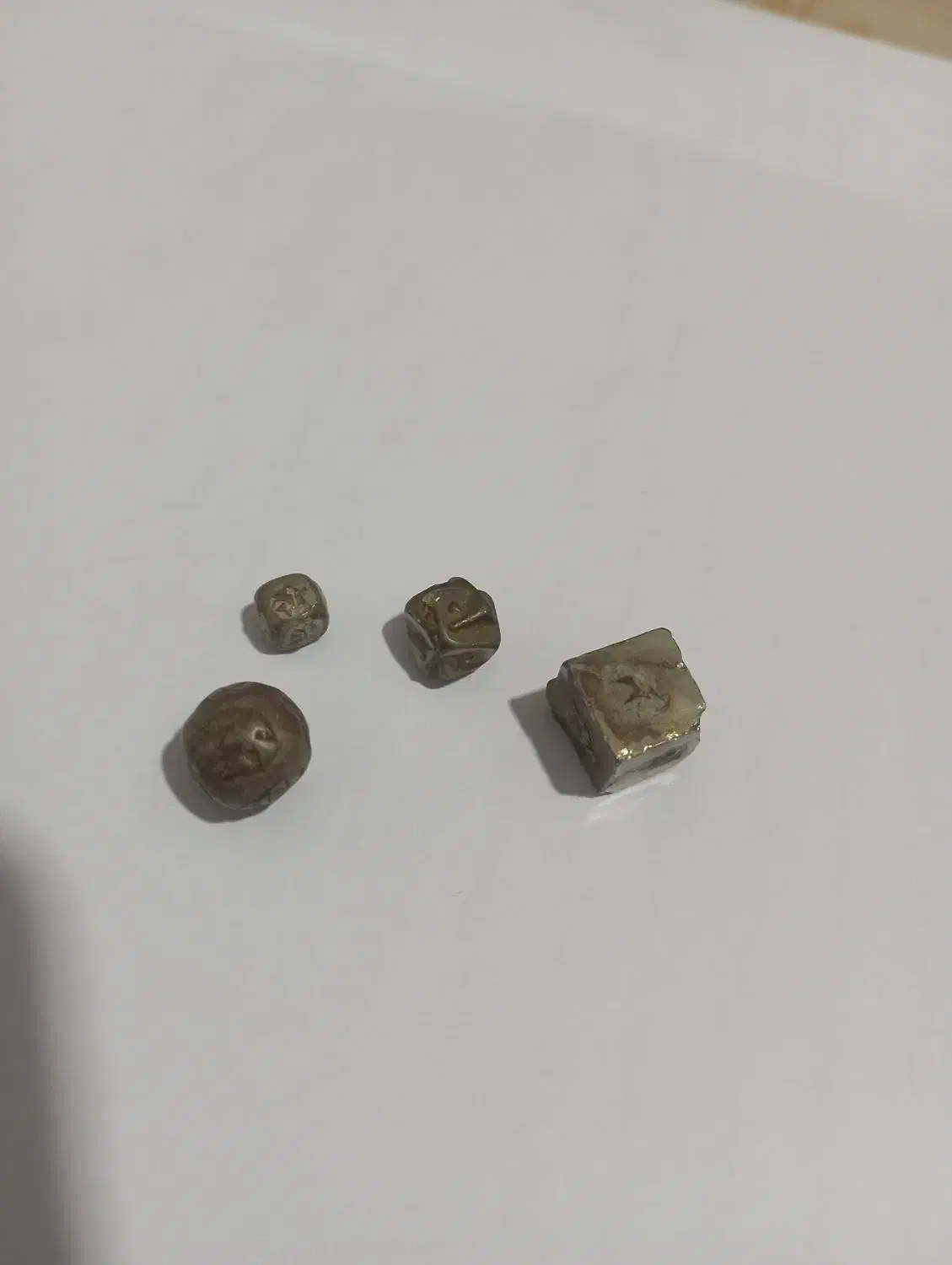 مهره نایاب|کلکسیون اشیاء عتیقه|رودهن, |دیوار