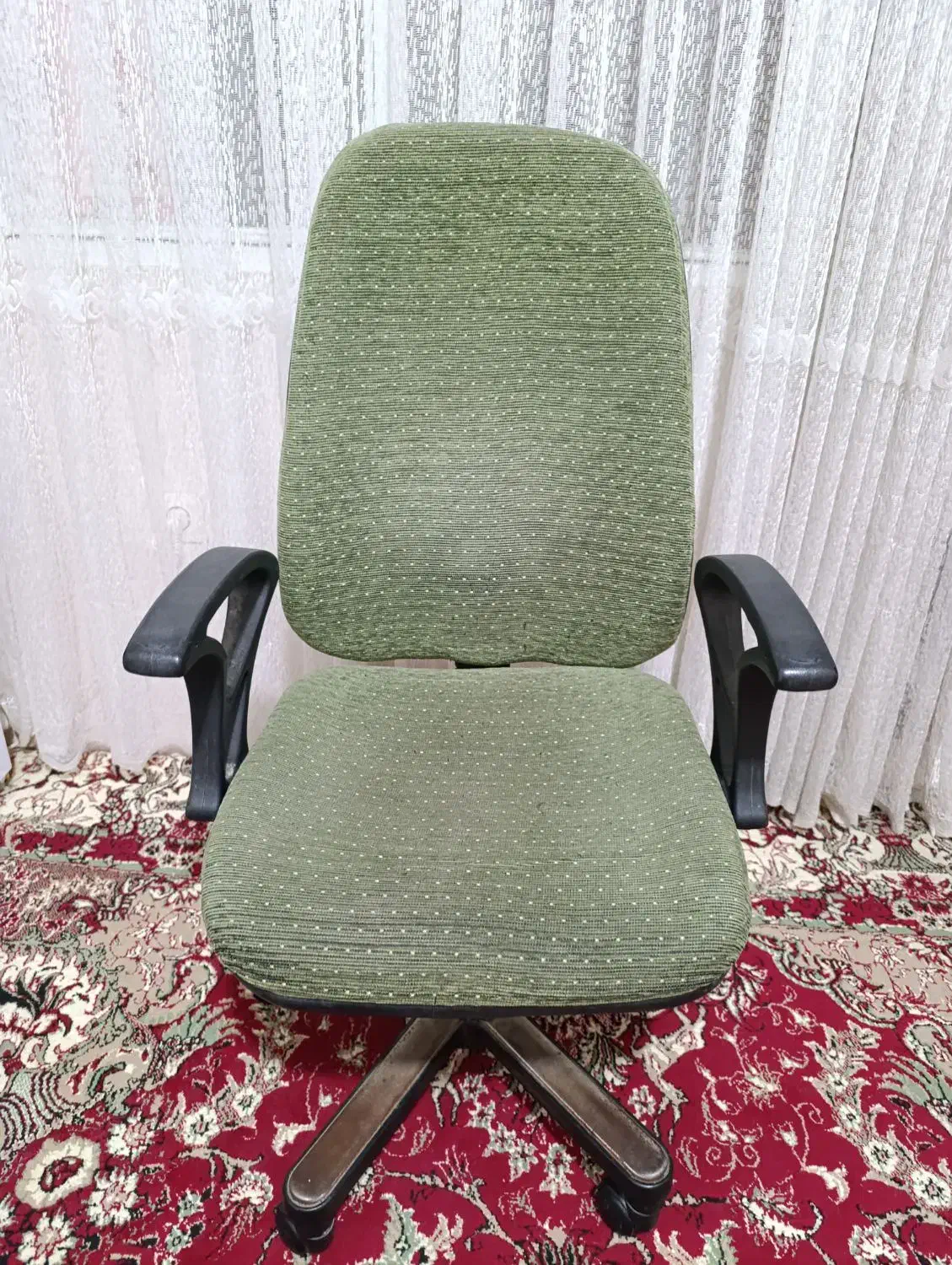 صندلی گردون|صندلی و نیمکت|تبریز, |دیوار