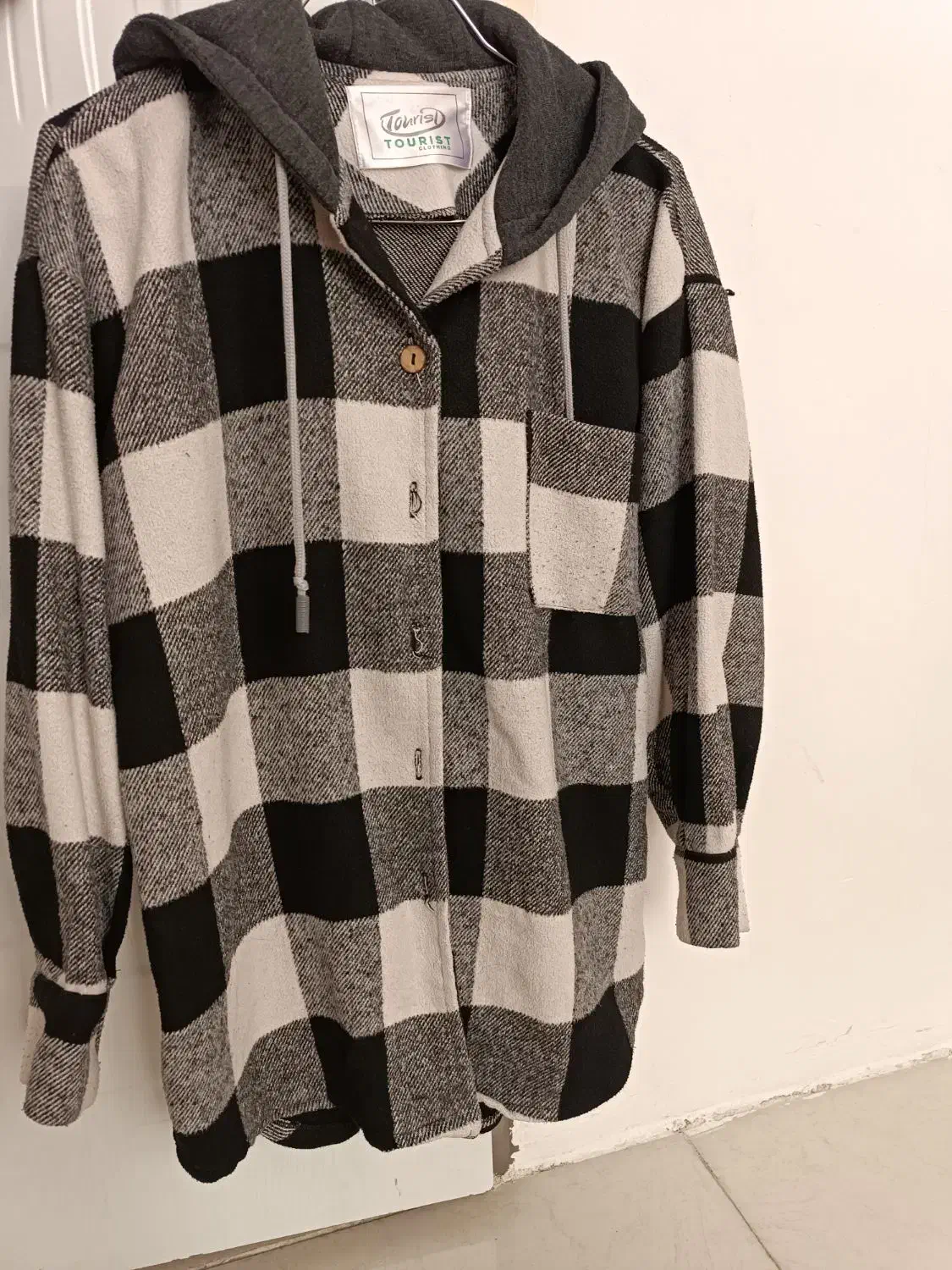 پالتو|لباس|اردبیل, |دیوار