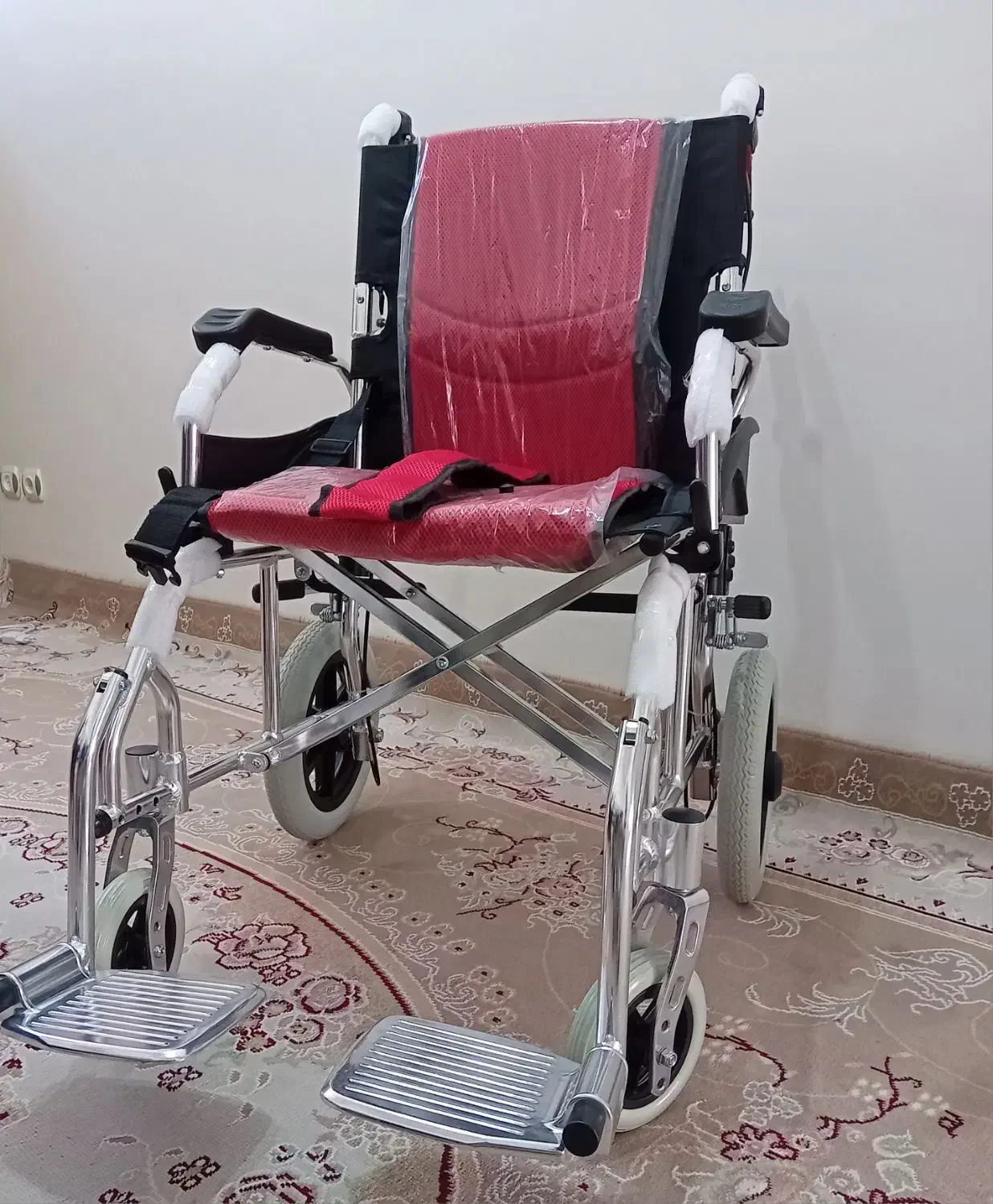 ویلچر طبی کاملا نو|آرایشی، بهداشتی، درمانی|تبریز, |دیوار