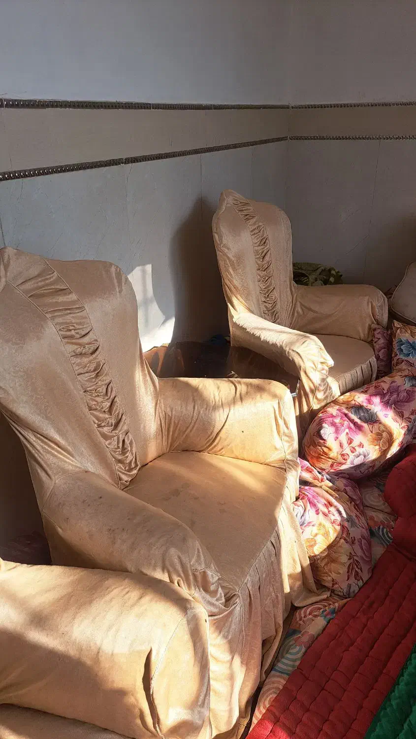 مبل سلطنتی مفت|مبلمان خانگی و میز عسلی|مشهد, شهید شهریاری|دیوار