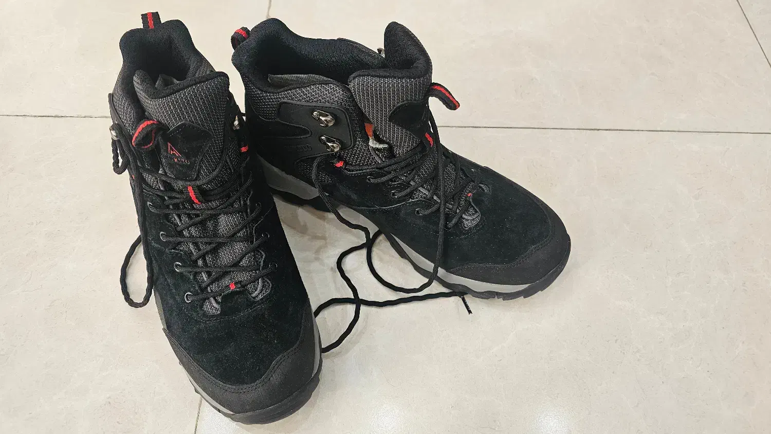 کفش کوهنوردی هامتو Humtto نو با جعبه سایز43|کیف، کفش، کمربند|اردکان, |دیوار