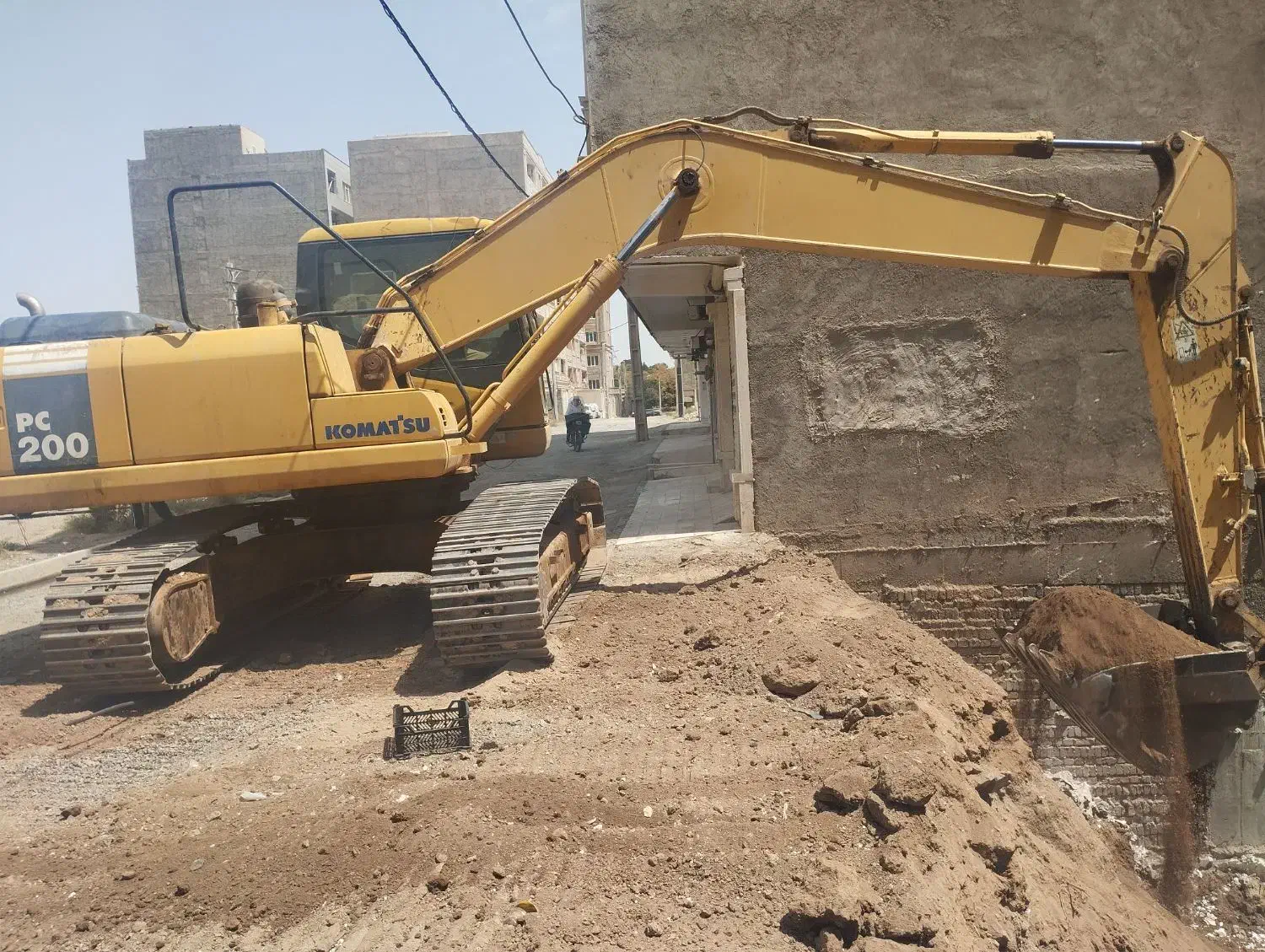 اجاره دهنده بیل مکانیکی وکامیون|خدمات حمل و نقل|کرمانشاه, |دیوار