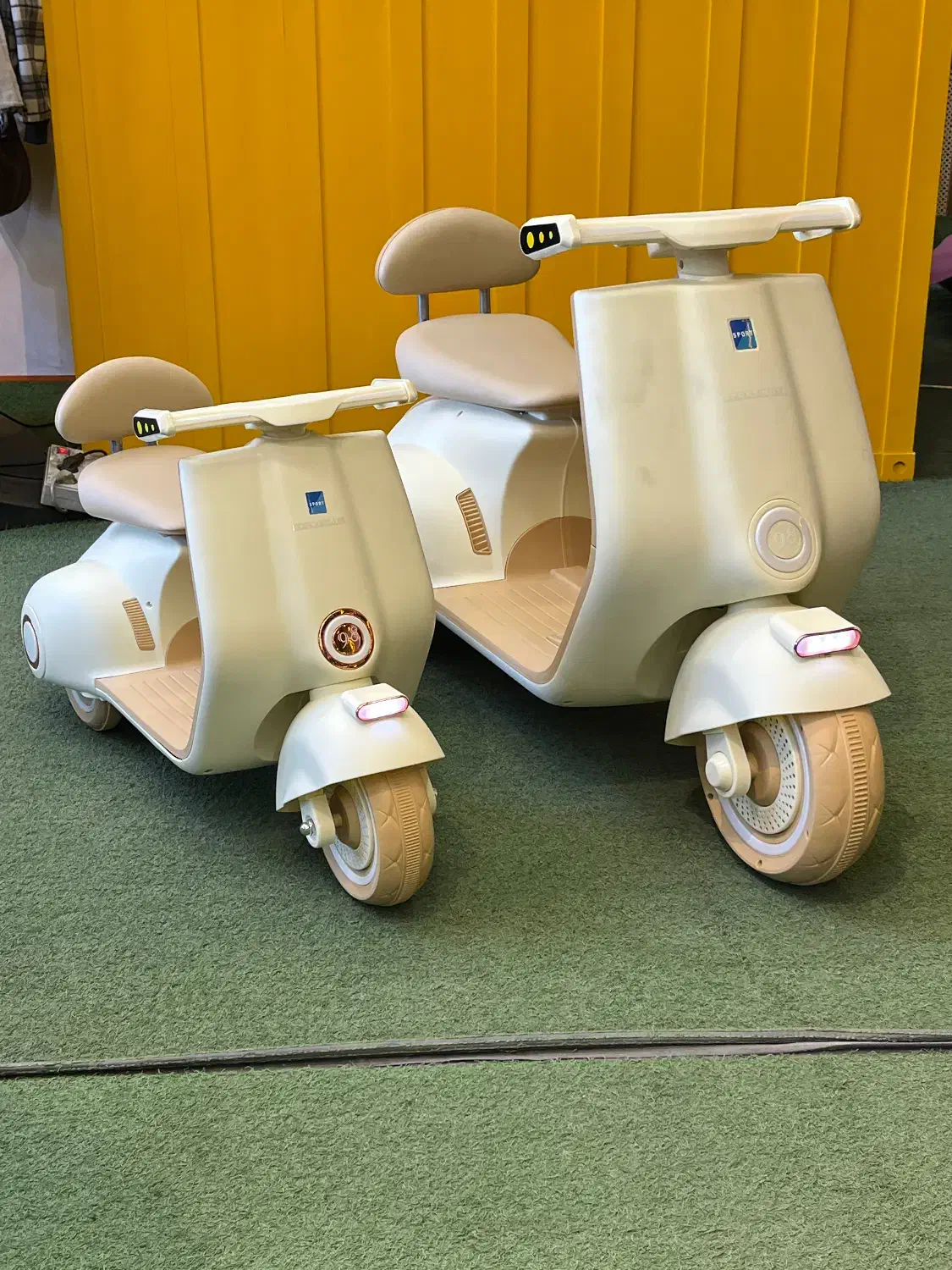 موتور شارژی وسپا|اسباببازی بچه|آفتاب, |دیوار