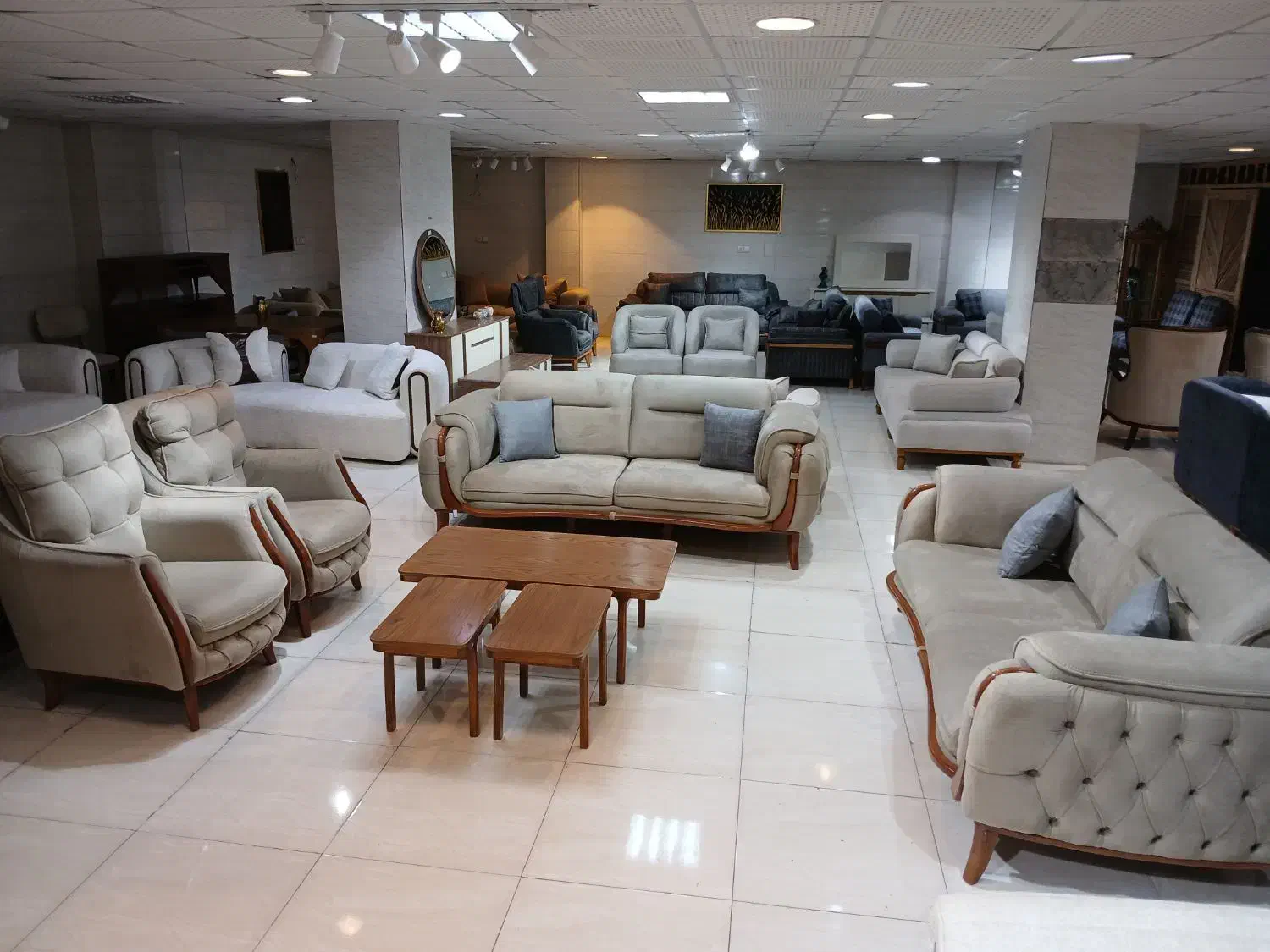 مبلمان جدید و شرکتی/نقد و اقساط|مبلمان خانگی و میز عسلی|بندرعباس, |دیوار