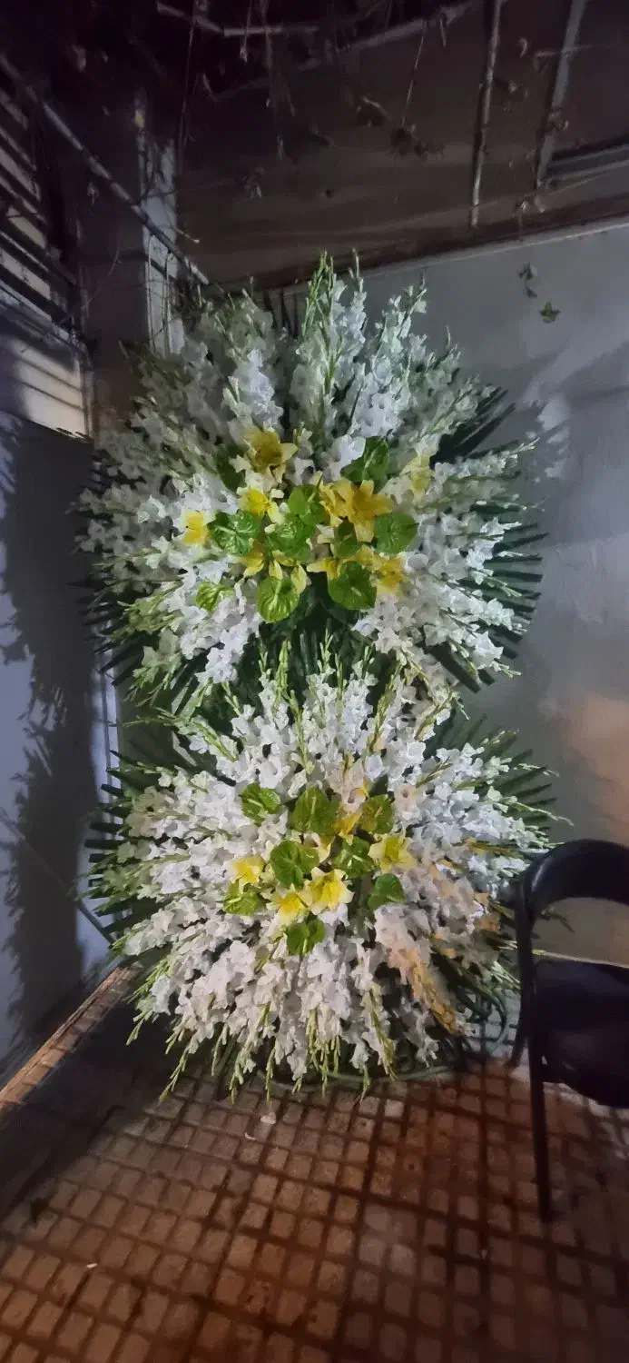 تعدادی دسته گل برای مراسم|گل و گیاه طبیعی|تهران, خاک سفید|دیوار