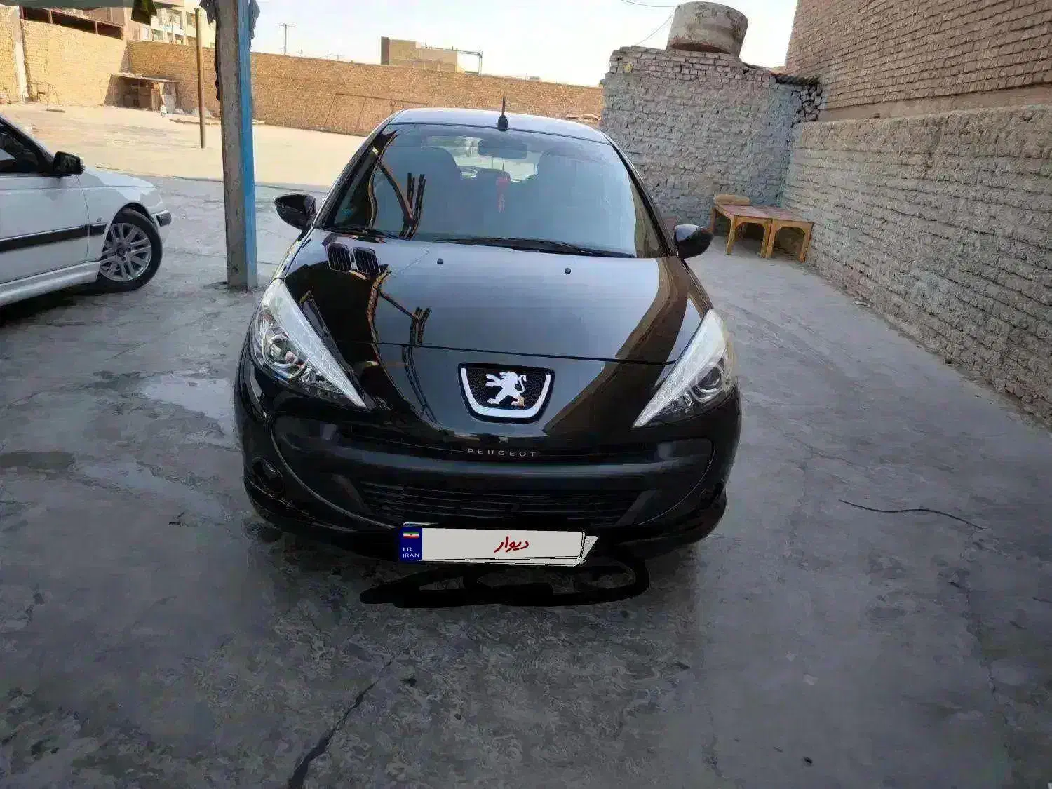 پژو 207 مدل 1401 مشکی کارکرد 39 هزار|خودرو سواری و وانت|اردکان, |دیوار