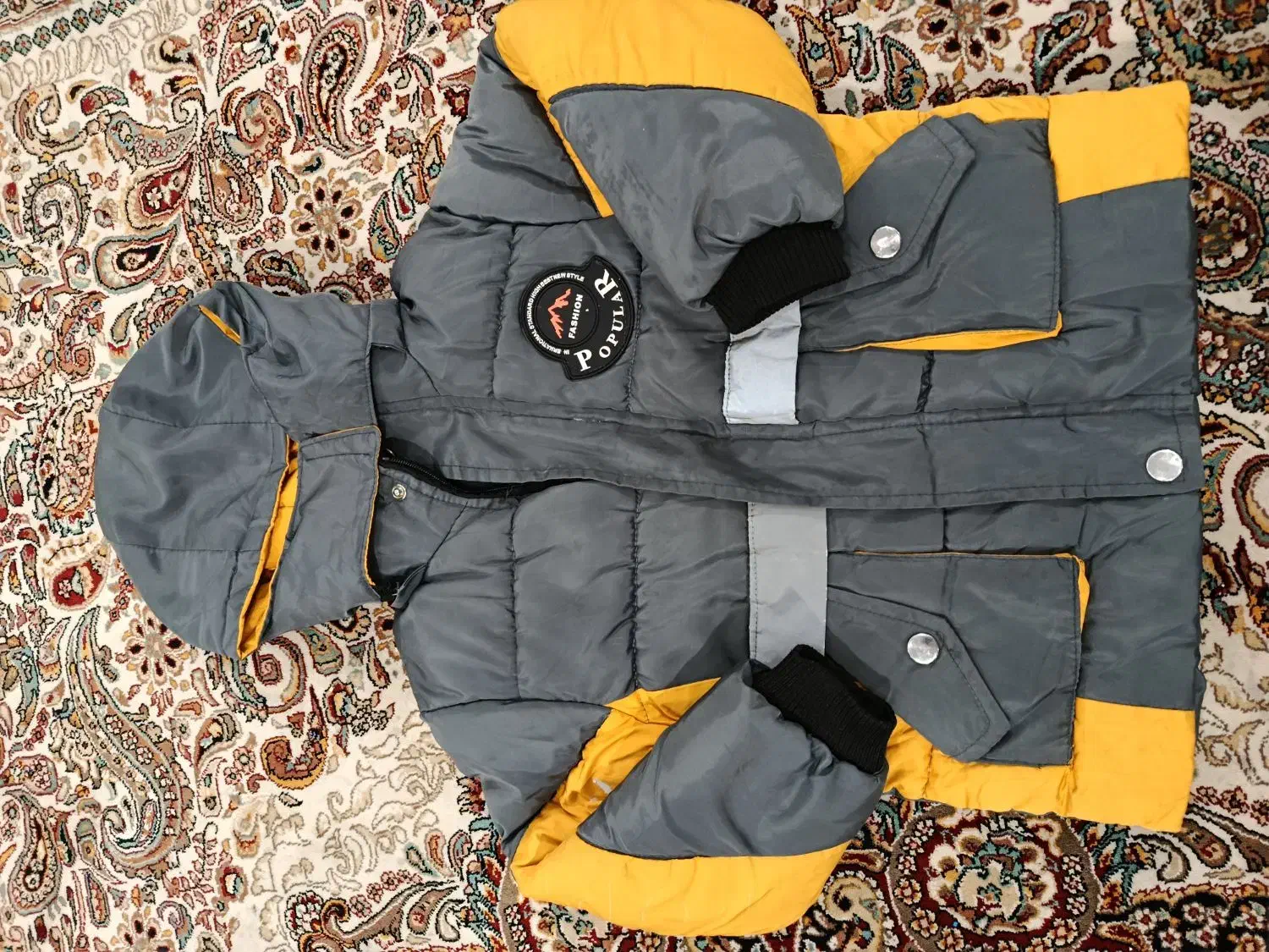 لباس بچگانه نووکاپشن کاملا سالم باهم 490 تومان|کفش و لباس بچه|اسلامشهر, شهرک قائمیه|دیوار