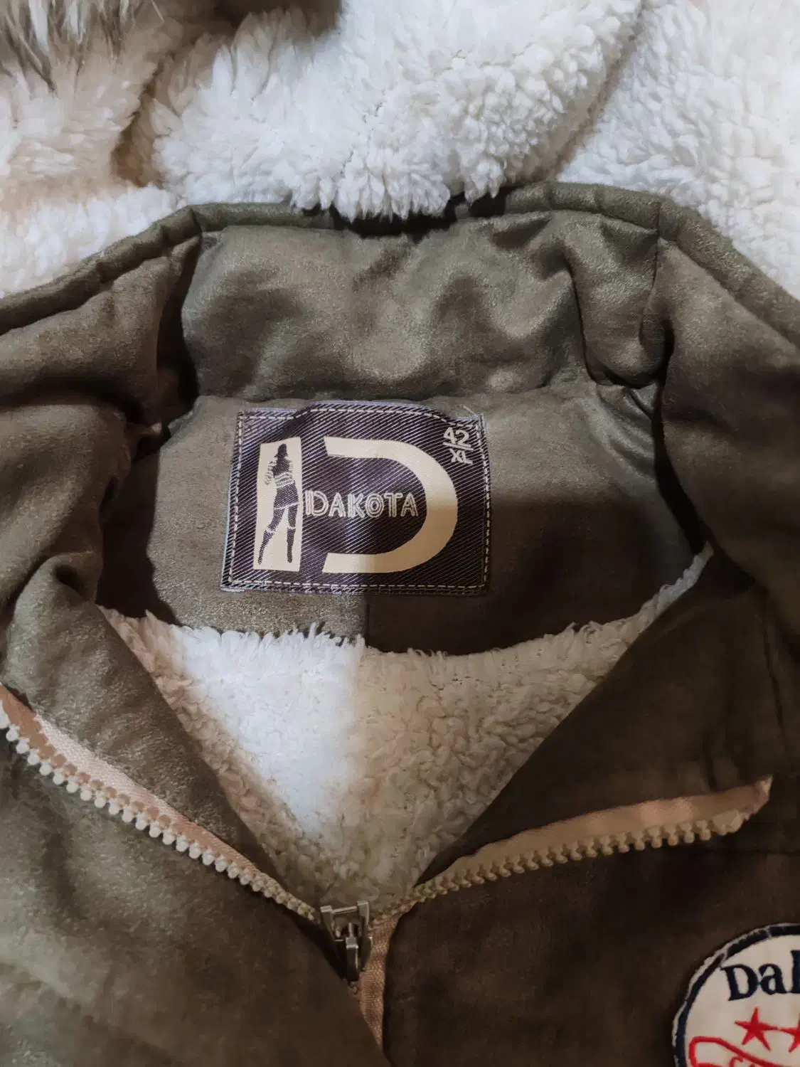 کاپشن جیر ترک. داخل ببعی|لباس|شاهین‌شهر, عطار|دیوار