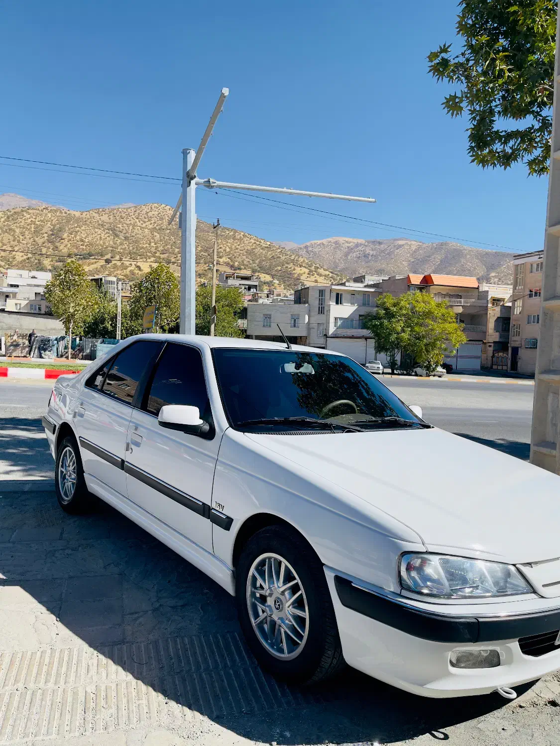 پارس ۸۵اتاق ۴۰۲ بی رنگ|خودرو سواری و وانت|مریوان, |دیوار