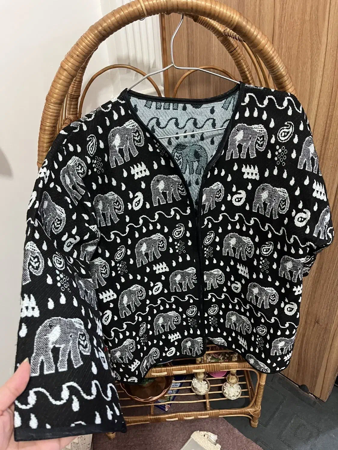 مانتو کتی|لباس|قم, ولیعصر|دیوار