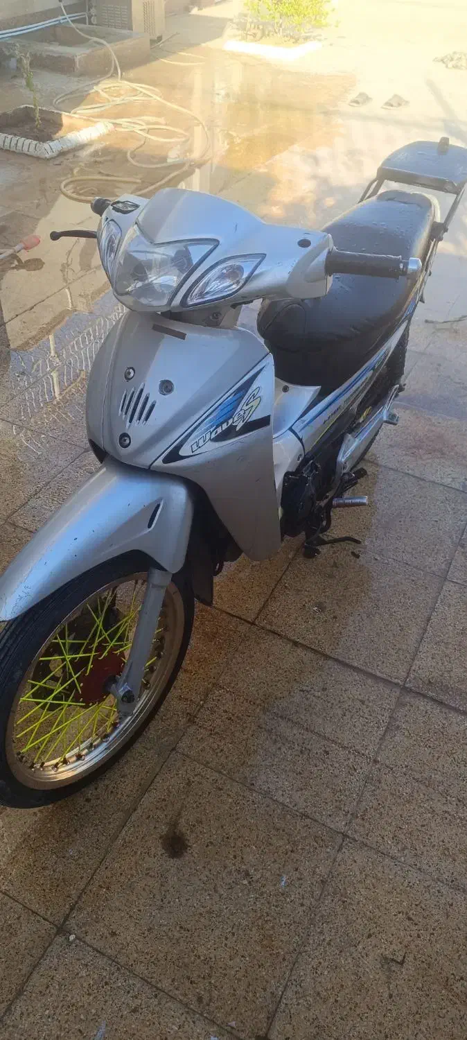 ویو اصلی اماراتی 125cc|موتورسیکلت|ریگ, |دیوار