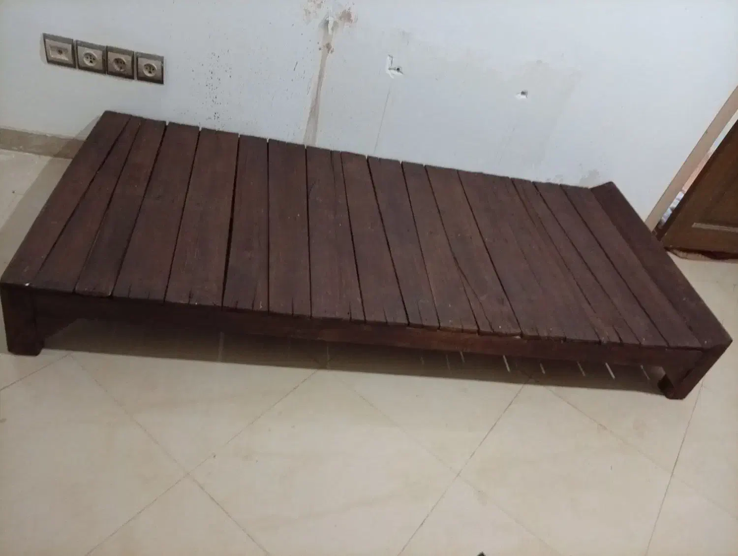 تخت خواب|تخت و سرویس خواب|قم, زنبیل آباد|دیوار