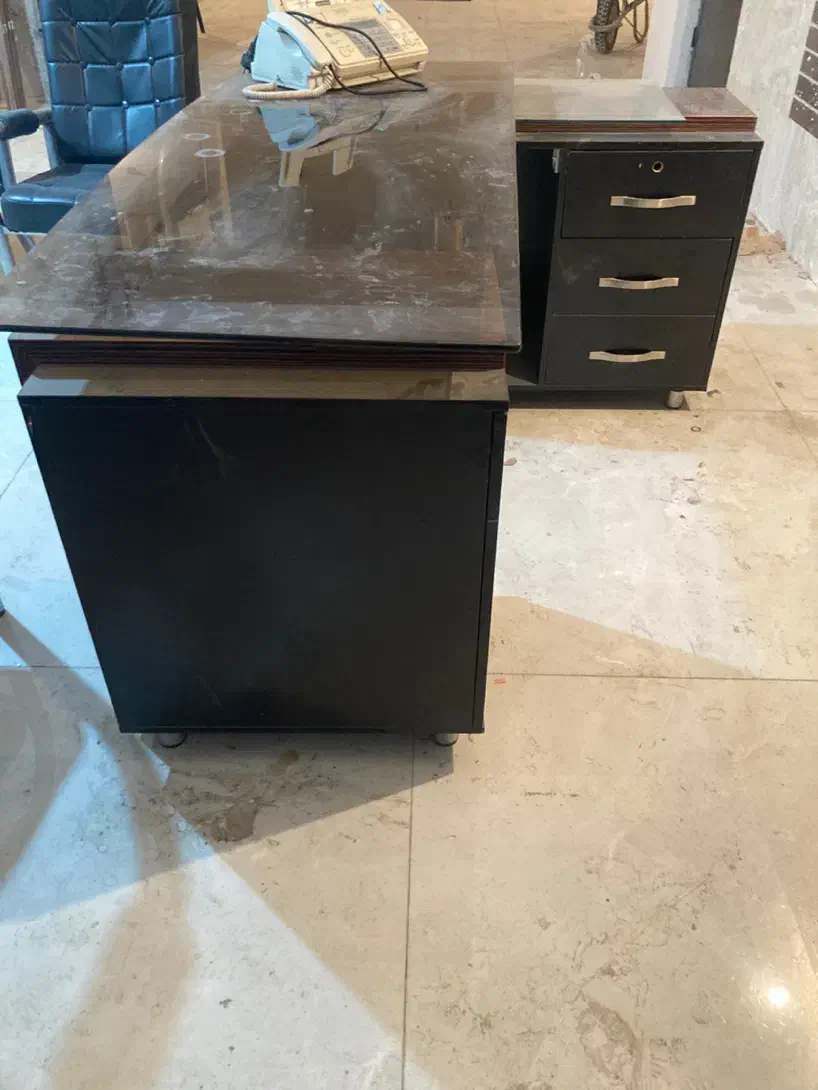 میز مدیریت و سه عدد میز مشاور|مبلمان اداری|پردیس, فاز ۸|دیوار