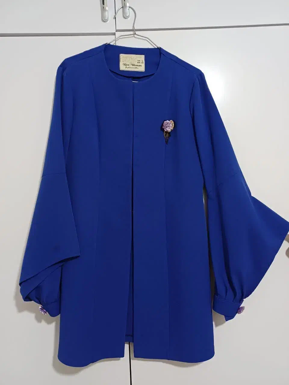 مانتو و لباس و شومیز|لباس|شاهینشهر, نبوت|دیوار