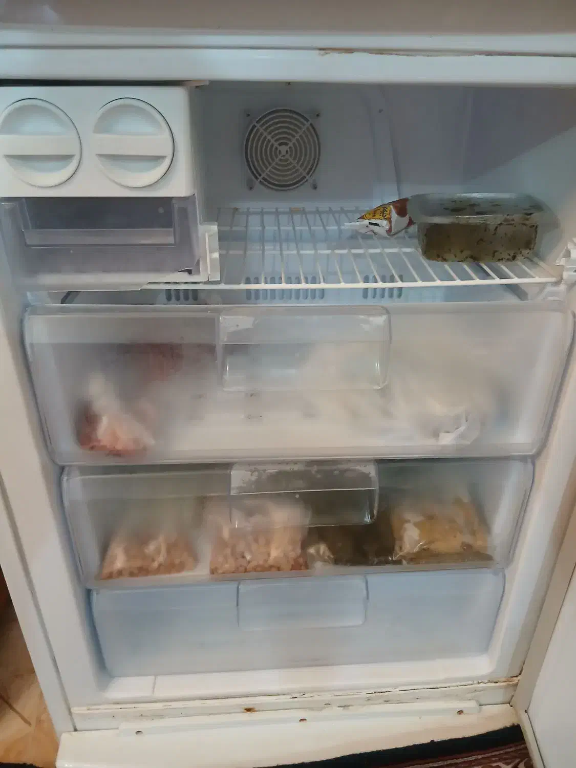 یخچال کاملا سالم|یخچال و فریزر|رشت, صفاری|دیوار