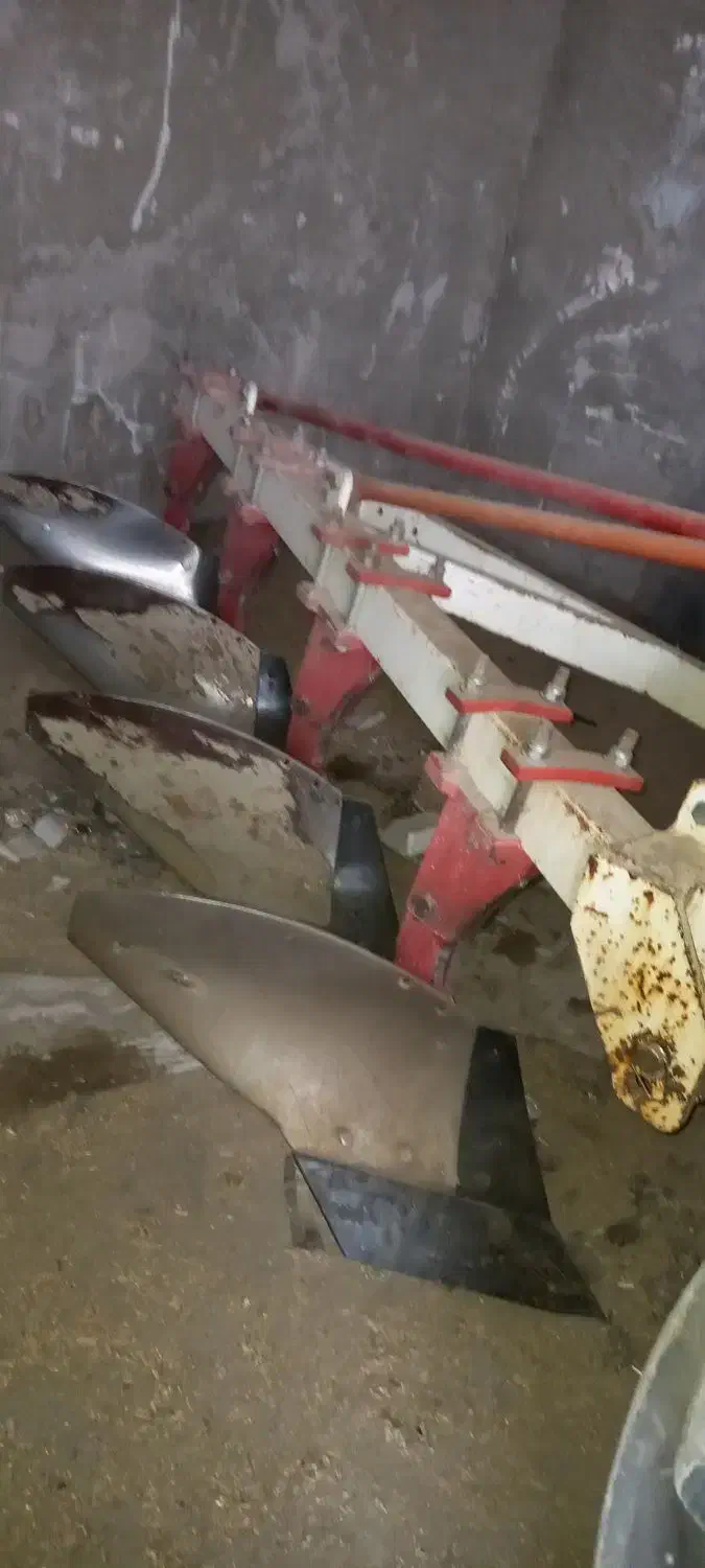 گاوآهن|ماشینآلات صنعتی|پیشخور, |دیوار