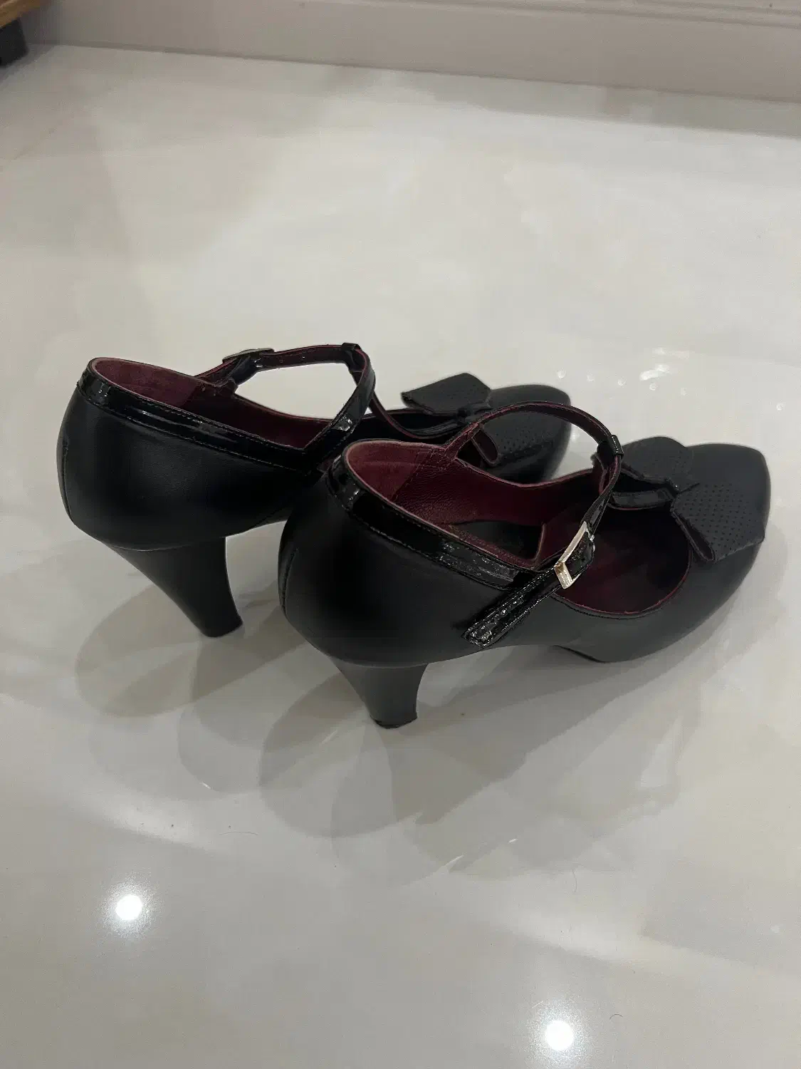 کفش مجلسی|کیف، کفش، کمربند|ساری, |دیوار