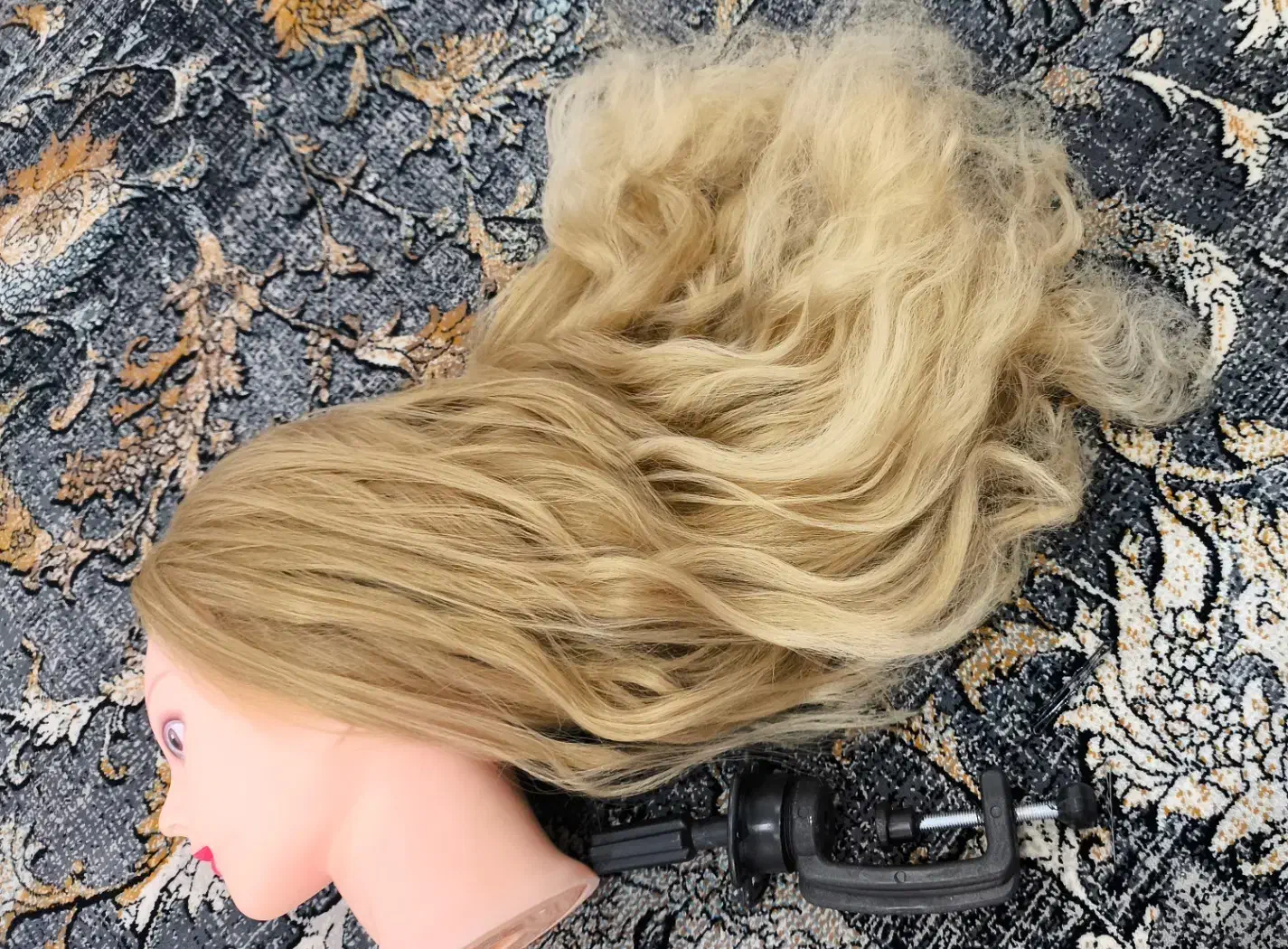 کله مانکن|آرایشگاه و سالن‌های زیبایی|اندیمشک, |دیوار