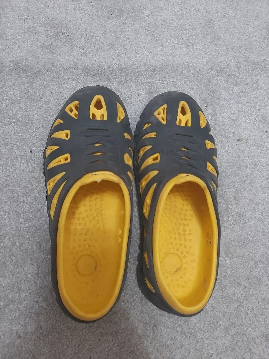 صندل تابستونی|کیف، کفش، کمربند|رشت, فلسطین|دیوار