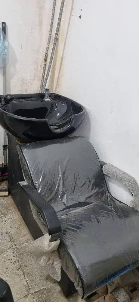 وسایل سالن در حد نو|آرایشگاه و سالن‌های زیبایی|انگوران, |دیوار