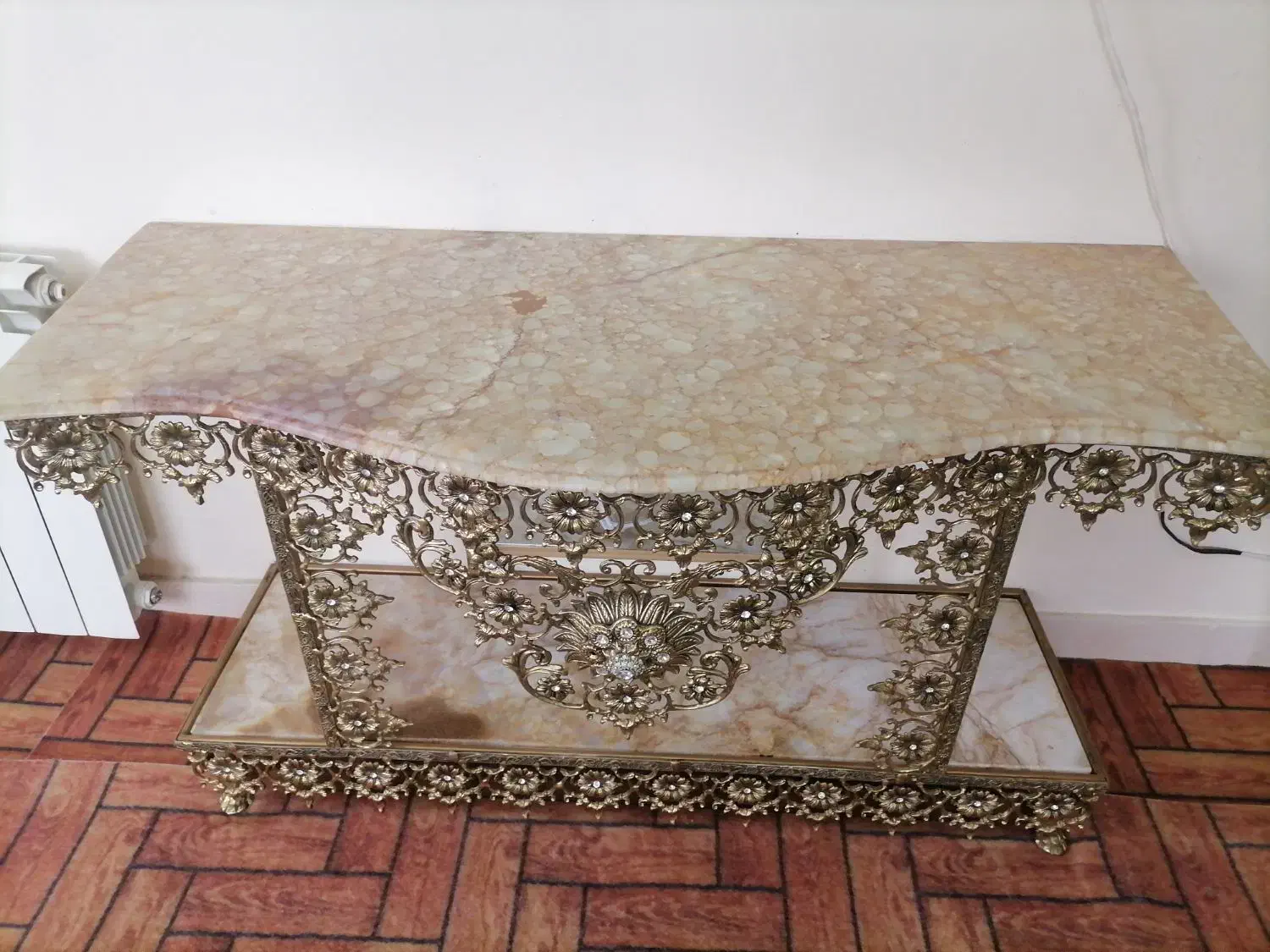 تعدادی لوازم برنجی|ساعت دیواری و تزئینی|مشگین شهر, |دیوار