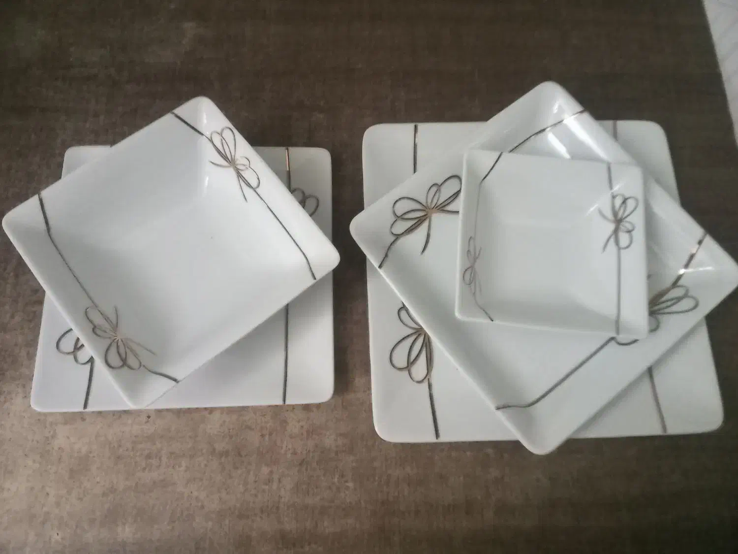 سرویس چینی ۱۸ نفره|ظروف سرو و پذیرایی|گرگان, |دیوار