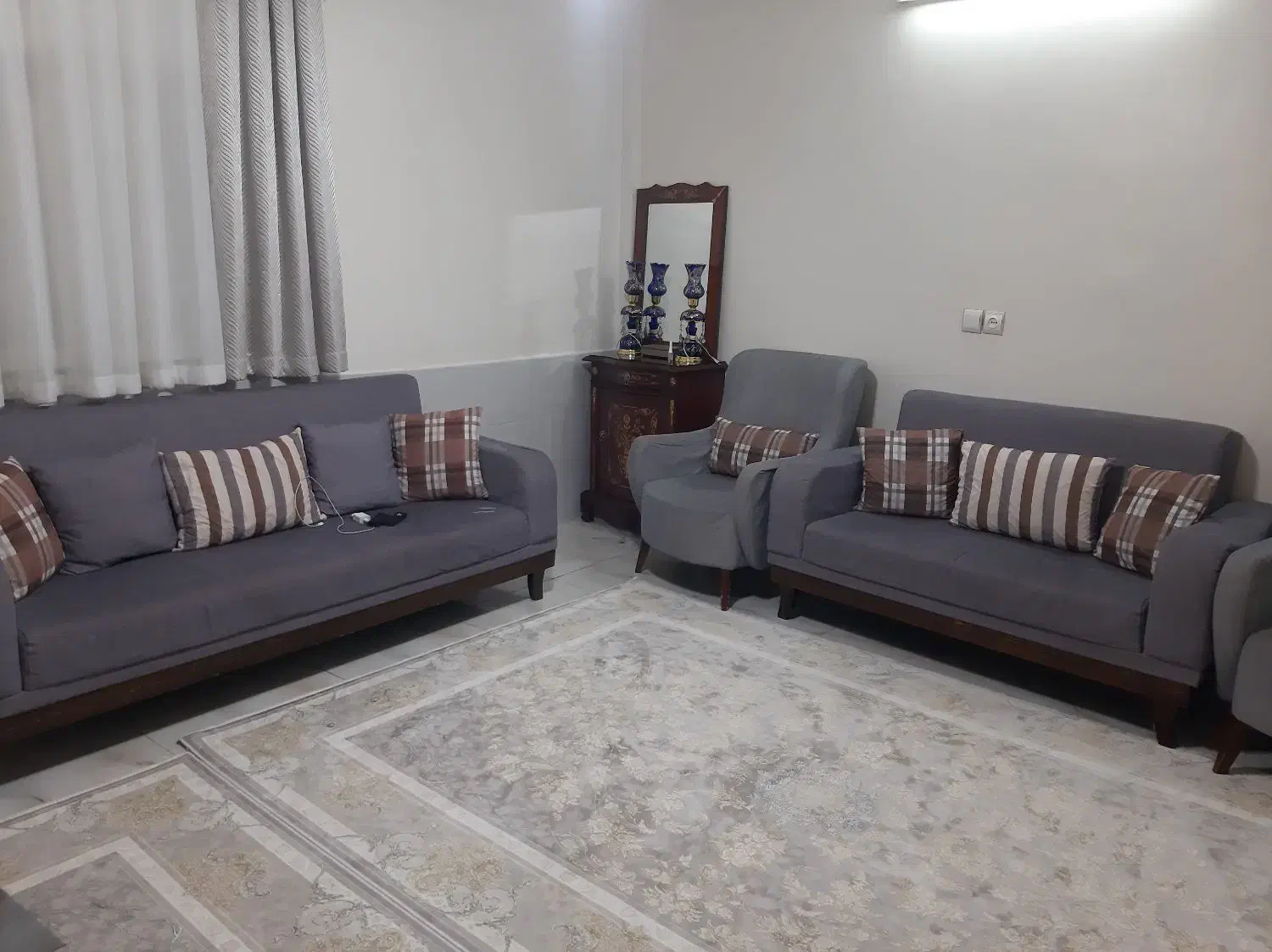 مبل راحتی ۷ نفره|مبلمان خانگی و میز عسلی|اسلام‌شهر, شهرک امام حسین (میان آباد)|دیوار