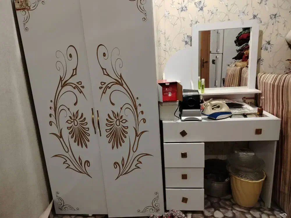 کمد طرح دیواری با یه میز آرایش بدلیل مهاجرت|جاکفشی، کمد، دراور|خرمشهر, |دیوار