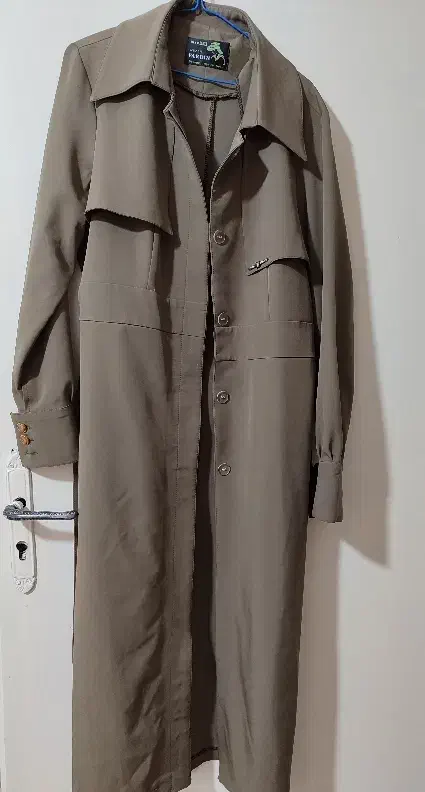 مانتو|لباس|ازنا, |دیوار