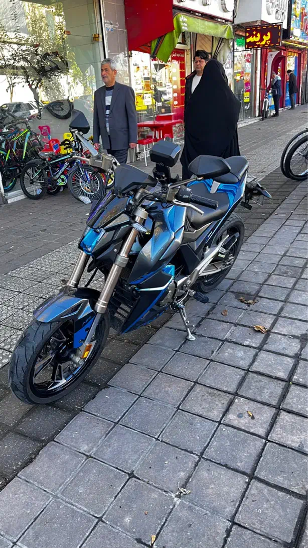 زونتس u1 z2|موتورسیکلت|رشت, خواهر امام|دیوار