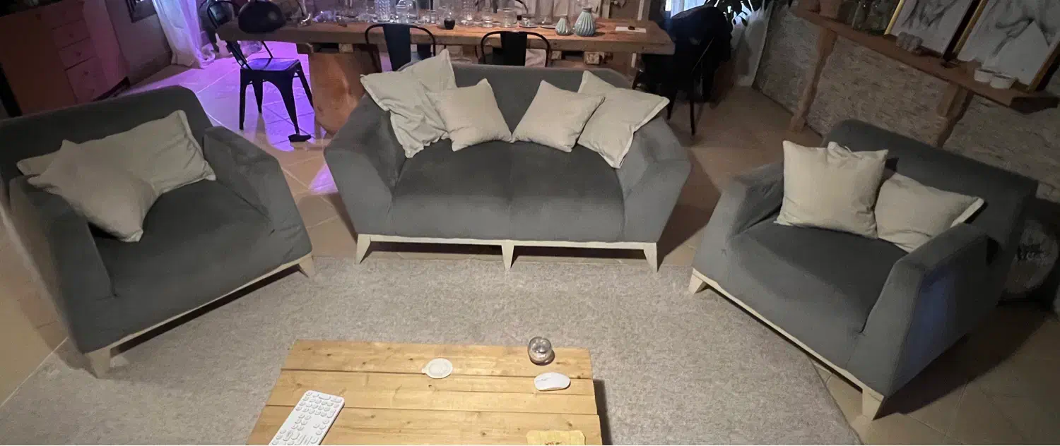 نیم ست از برند طرحی برای زندگی|مبلمان خانگی و میز عسلی|رشت, گلسار|دیوار