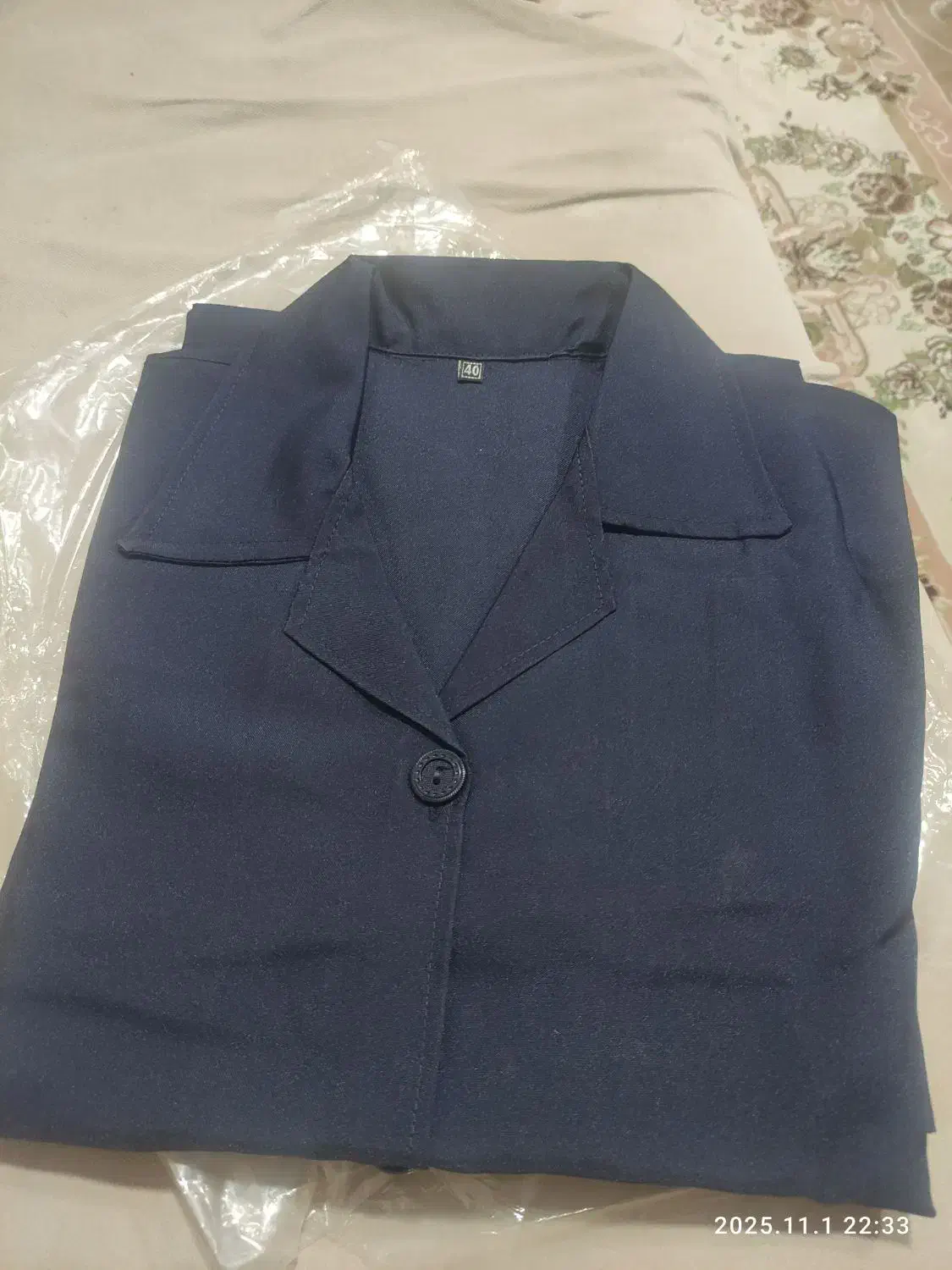 چند دست مانتو نو|لباس|نجف‌آباد, پادگان|دیوار