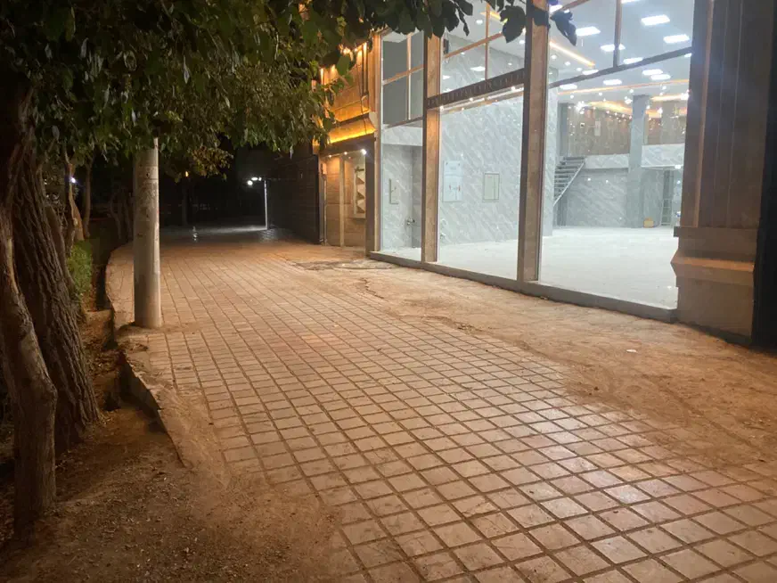 اجاره نمایشگاه خودرو|اجارهٔ مغازه و غرفه|خمینی‌شهر, |دیوار