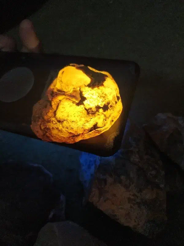 سنگهای قیمتی|جواهرات|شیراز, لب آب|دیوار