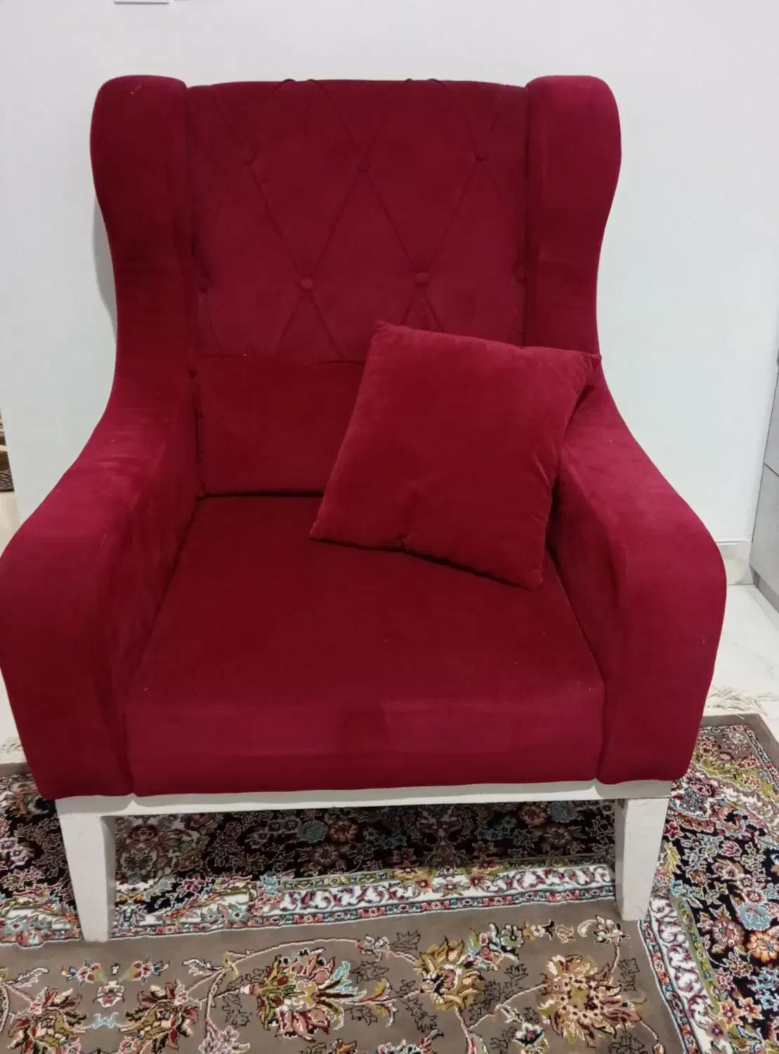 دو عدد مبل تک نفره دست ساز|مبلمان خانگی و میز عسلی|شفت, |دیوار