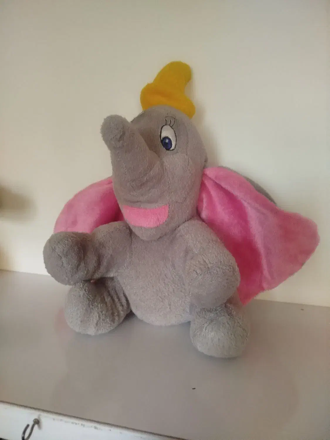 تعدادی عروسک در حد نو|اسباب‌بازی بچه|شاهین‌شهر, خانه کارگر|دیوار