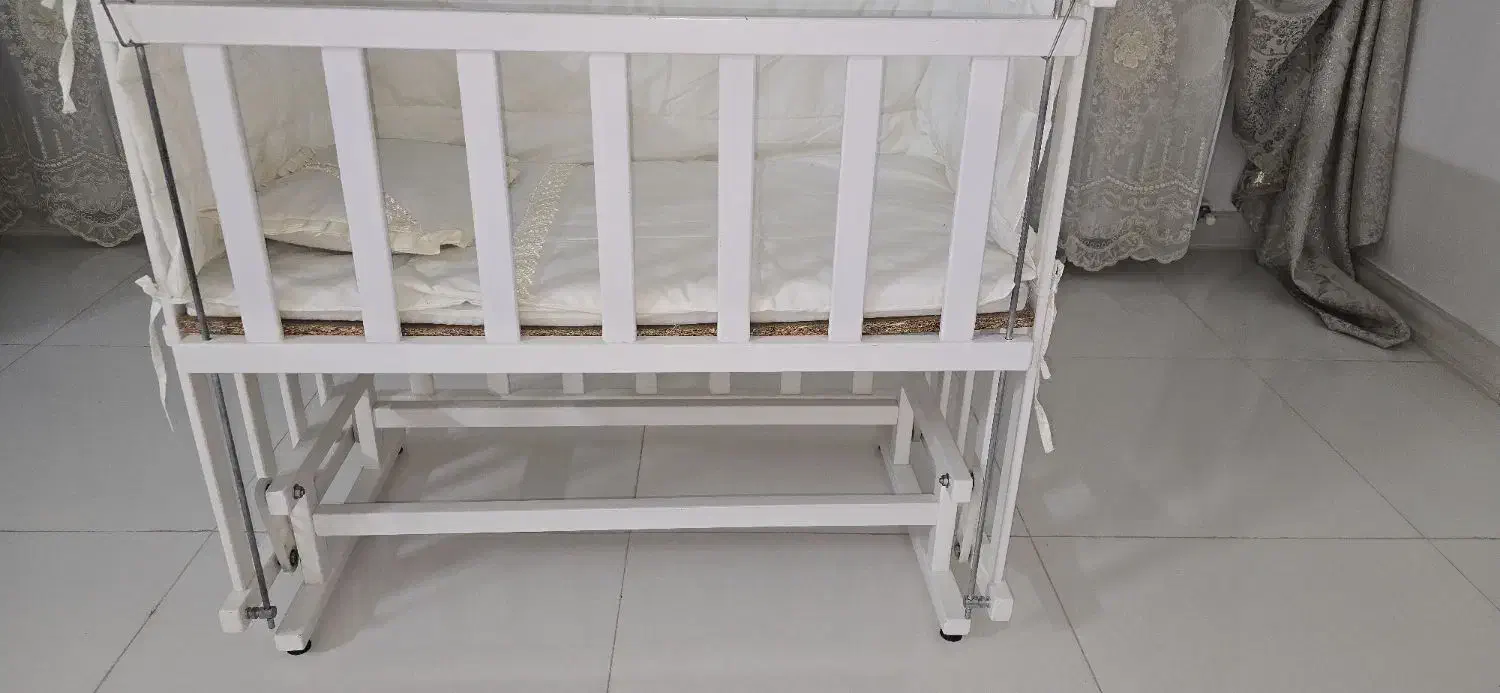 تخت گهواره کنار مادر ۲کاره|تخت و صندلی بچه|هشتگرد, هشتگرد قدیم|دیوار