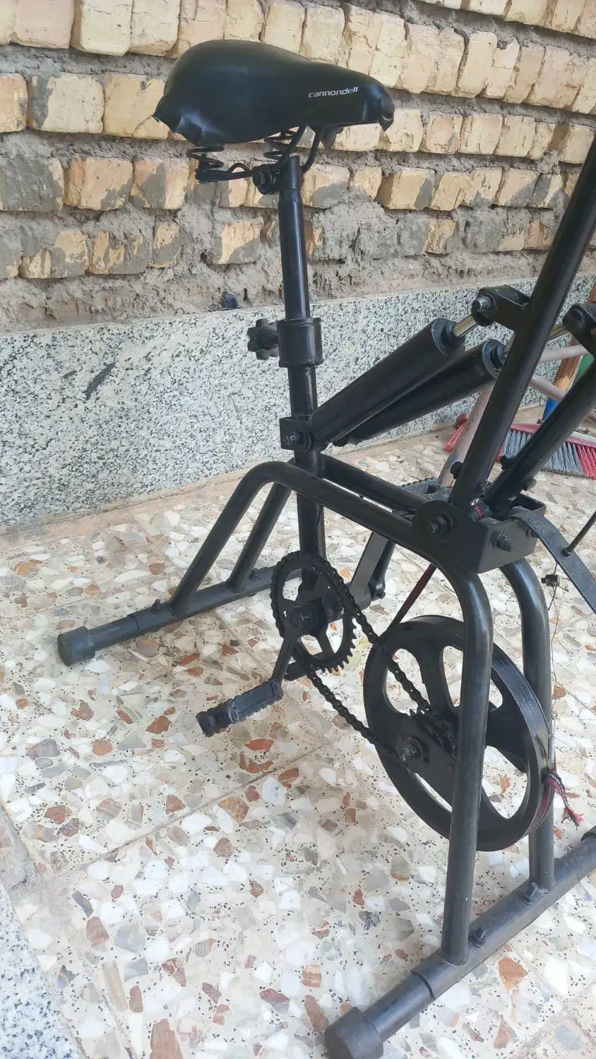 دوچرخه ثابت تمیز|تجهیزات ورزشی|خمینیشهر, |دیوار