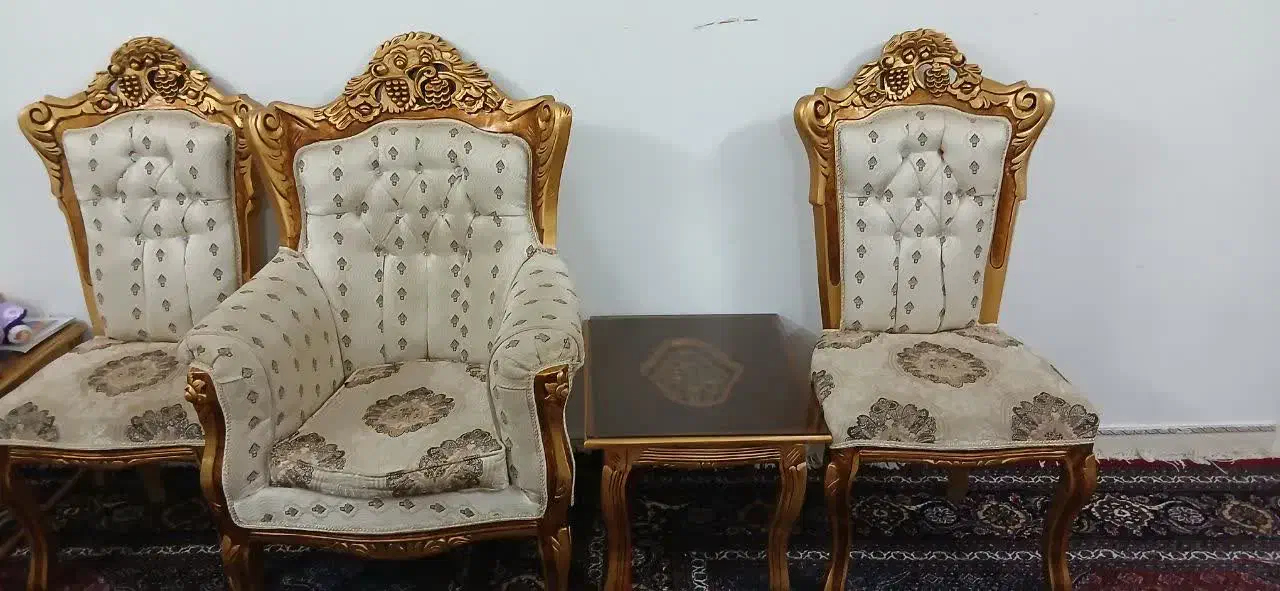 مبل استیل سلطنتی ۹نفره همراه عسلی|مبلمان خانگی و میز عسلی|بروجرد, |دیوار