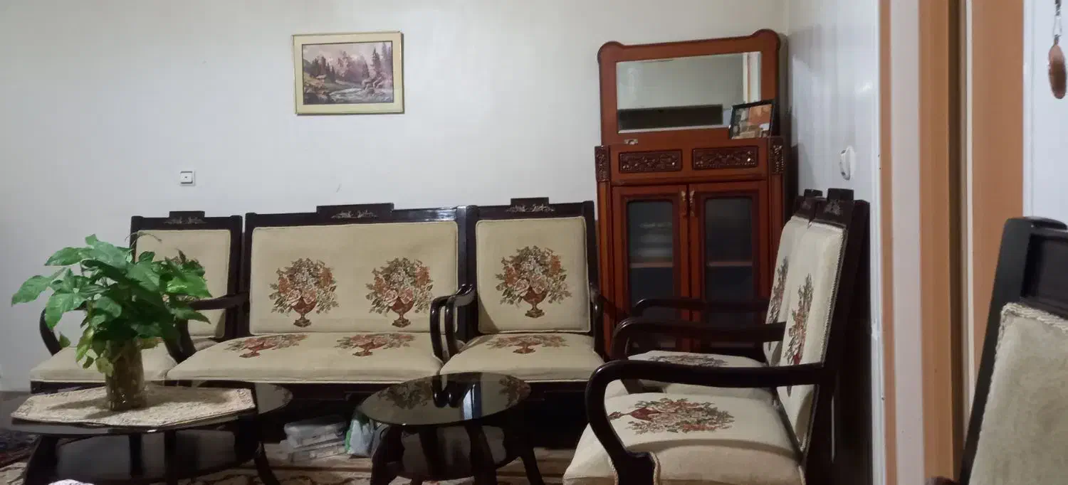 مبل چوبی ۲تا دونفره ۴تا تک نفره|مبلمان خانگی و میز عسلی|تهران, گلاب دره|دیوار