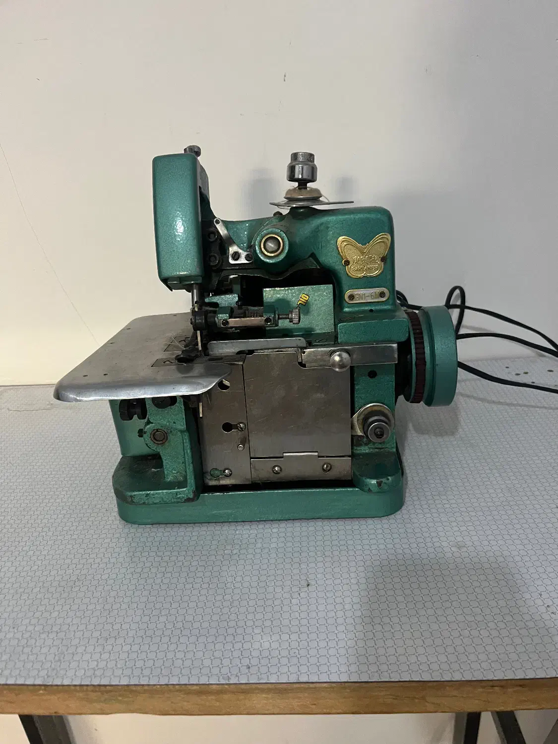 چرخ سردوز|چرخ خیاطی و ریسندگی|مشهد, عامل|دیوار