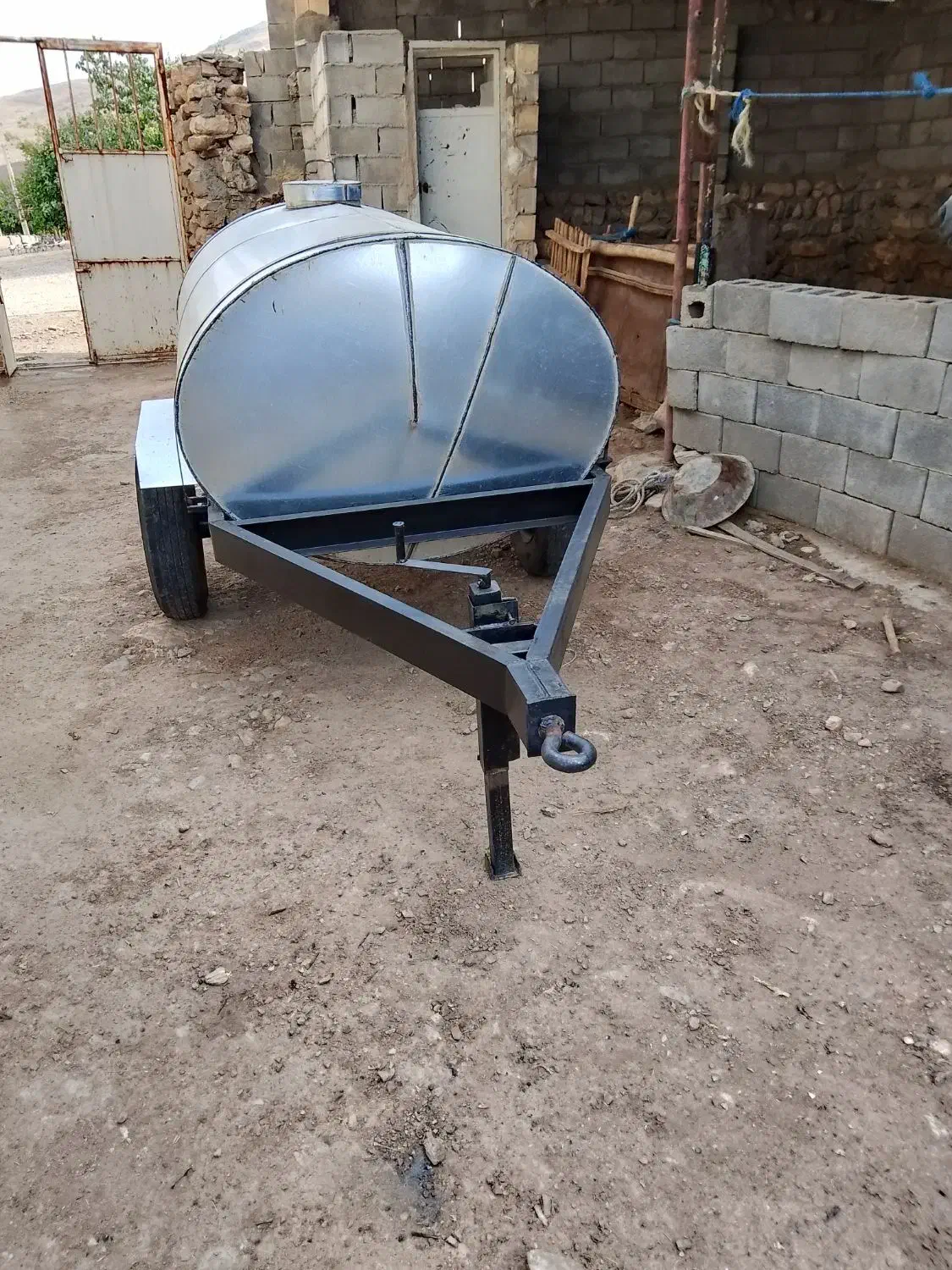 تانکر ۲۰۰۰لیتری چرخ دار|ماشینآلات صنعتی|کوزران, |دیوار